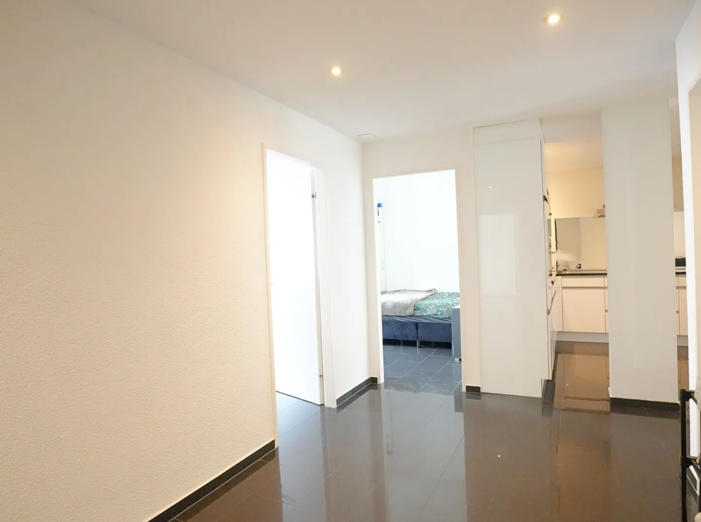 Renovated 5.5 Room Apartment in the Center of Wohlen - Photo 1 of 12