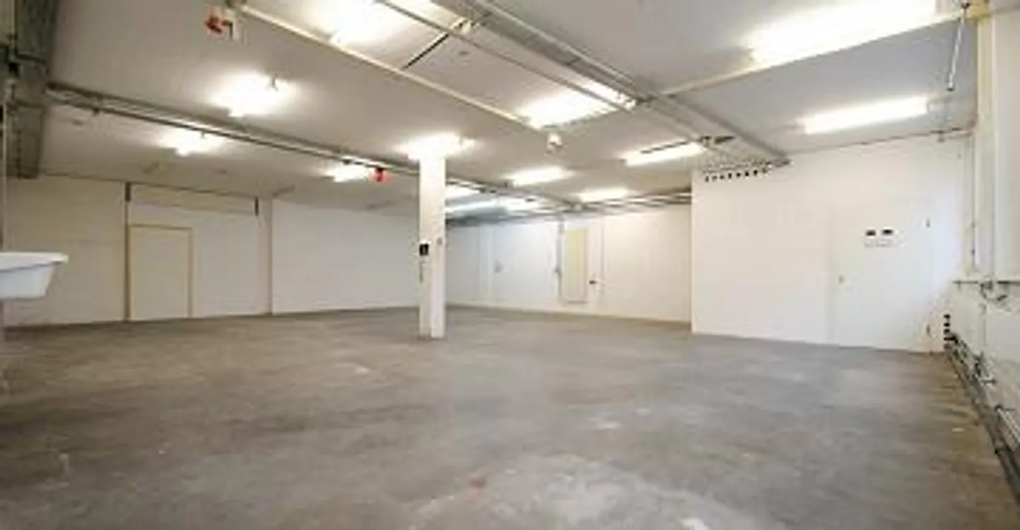 gewerbeflächen in diversen Grössen zu vermieten - Foto 2 von 10