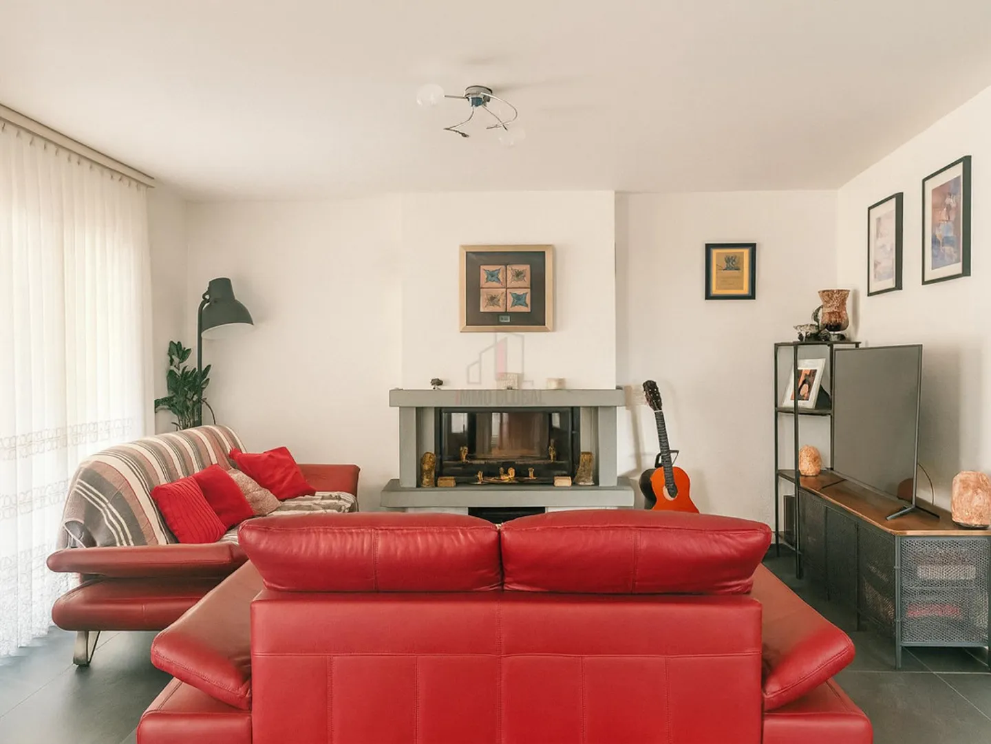 A LOT OF LIGHT AND WELCOMING SPACES - Photo 2 of 10