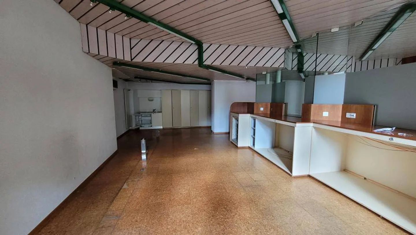 Spazio commerciale 140 m2 a Orbe - Foto 5 di 6