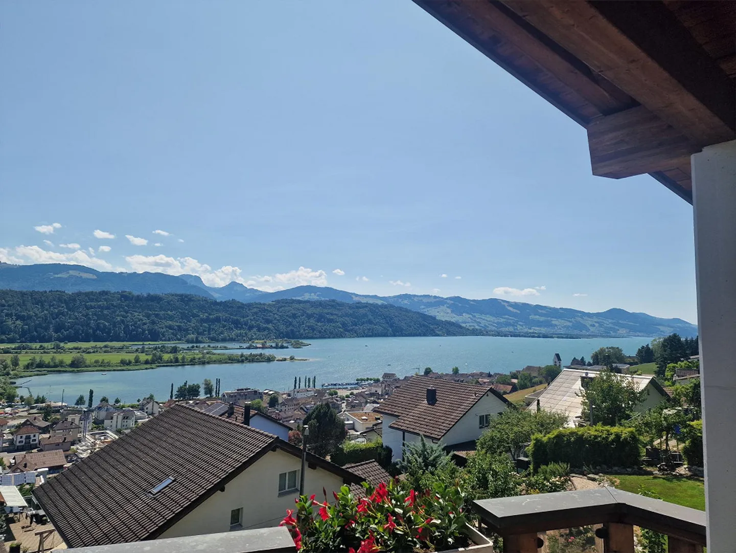 5.5 Room House in the Most Beautiful Location with Lake and Mountain View - Photo 7 of 26