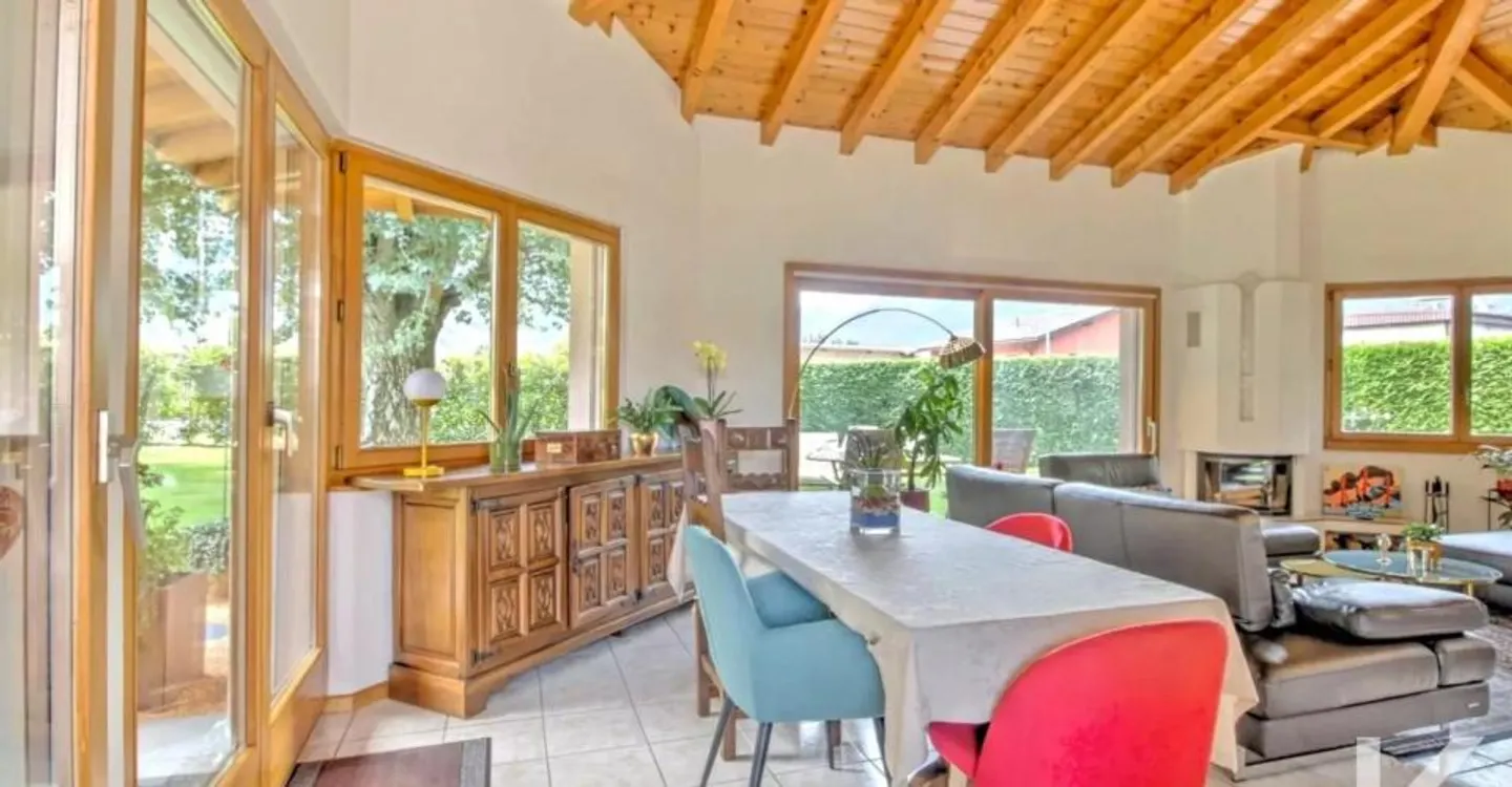 Charmante Villa mit schönem Außenbereich - Foto 4 von 13