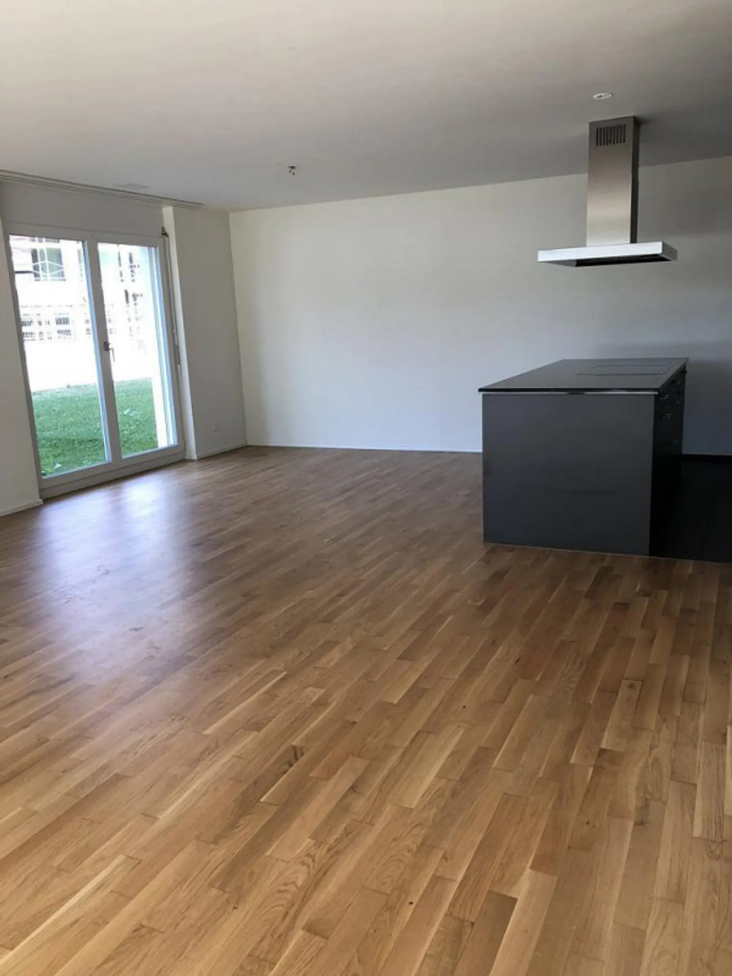 Modern Apartment in the Green - Photo 3 of 7