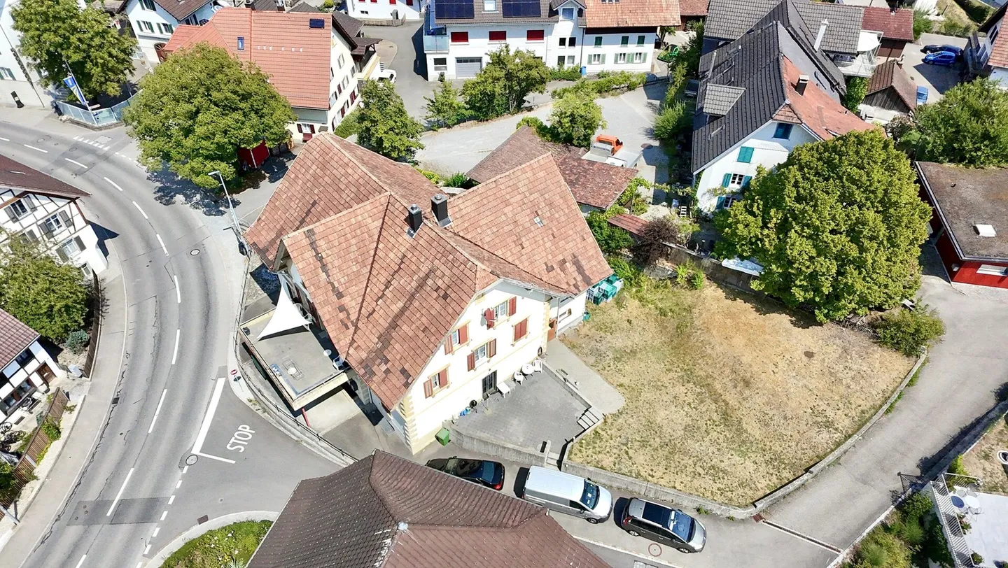 Historisches Mehrfamilienhaus in Bünzen - Foto 14 von 14