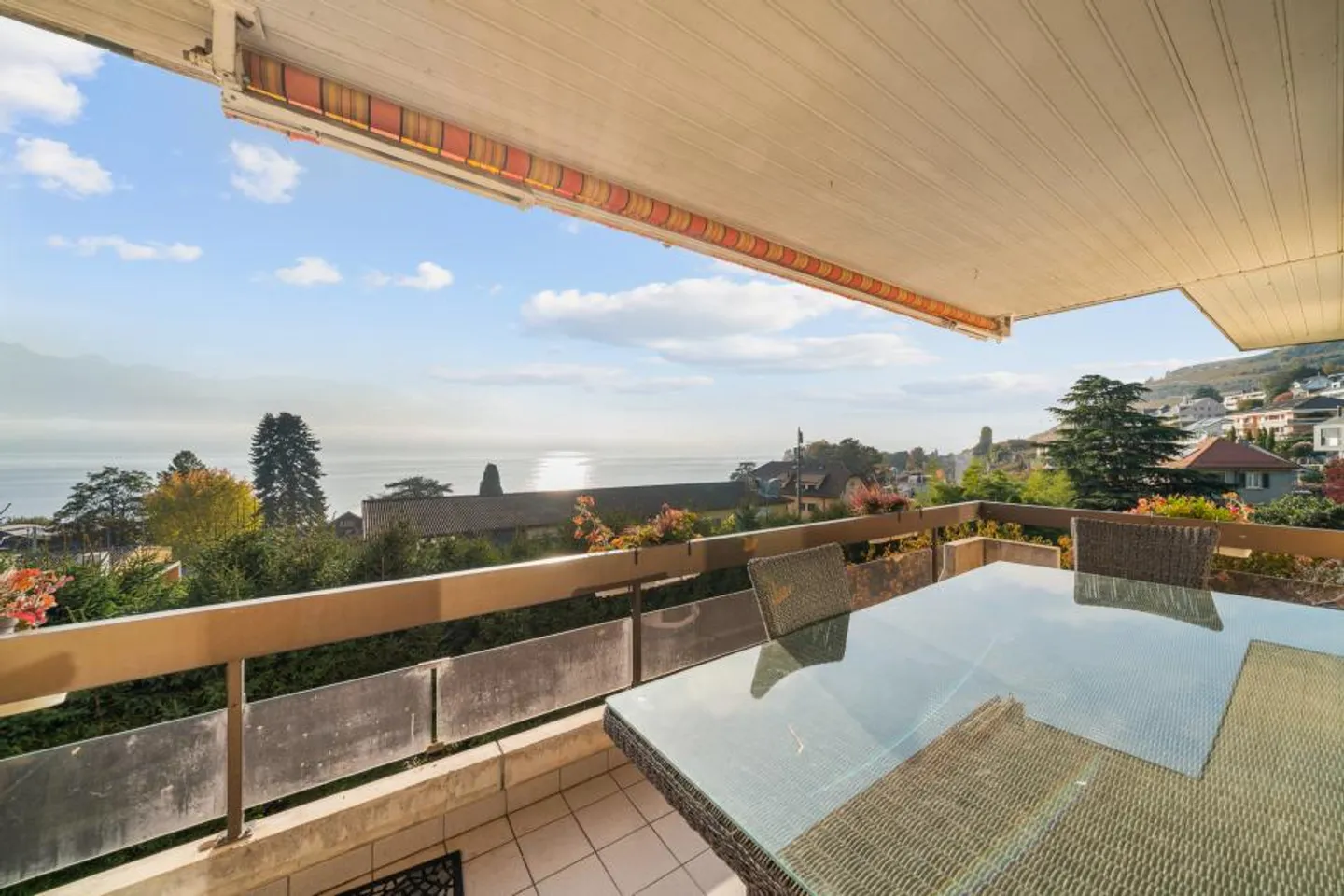 Penthouse with a view of the gates of Vevey - Photo 1 of 9