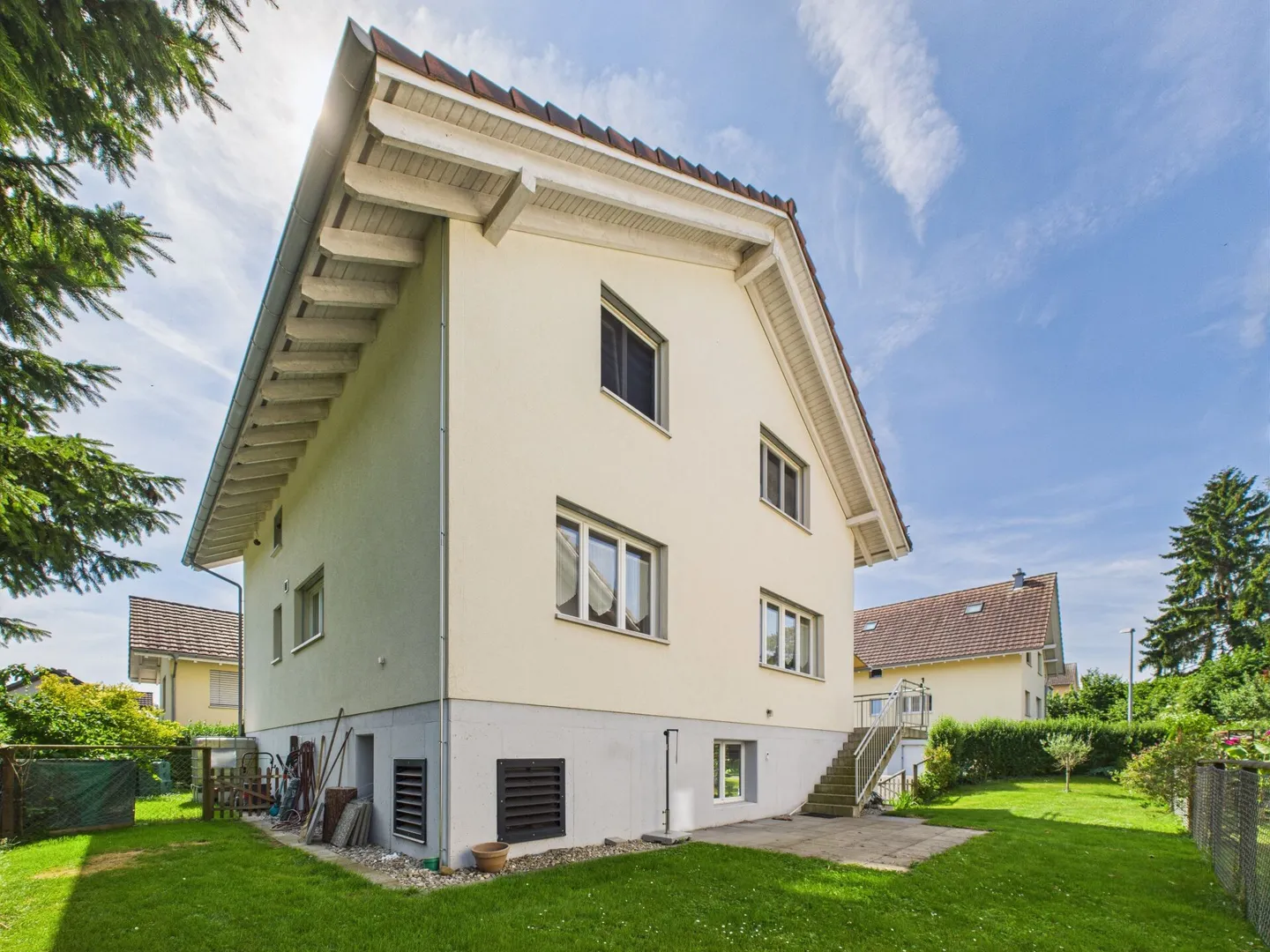 Single house for sale - Photo 2 of 7