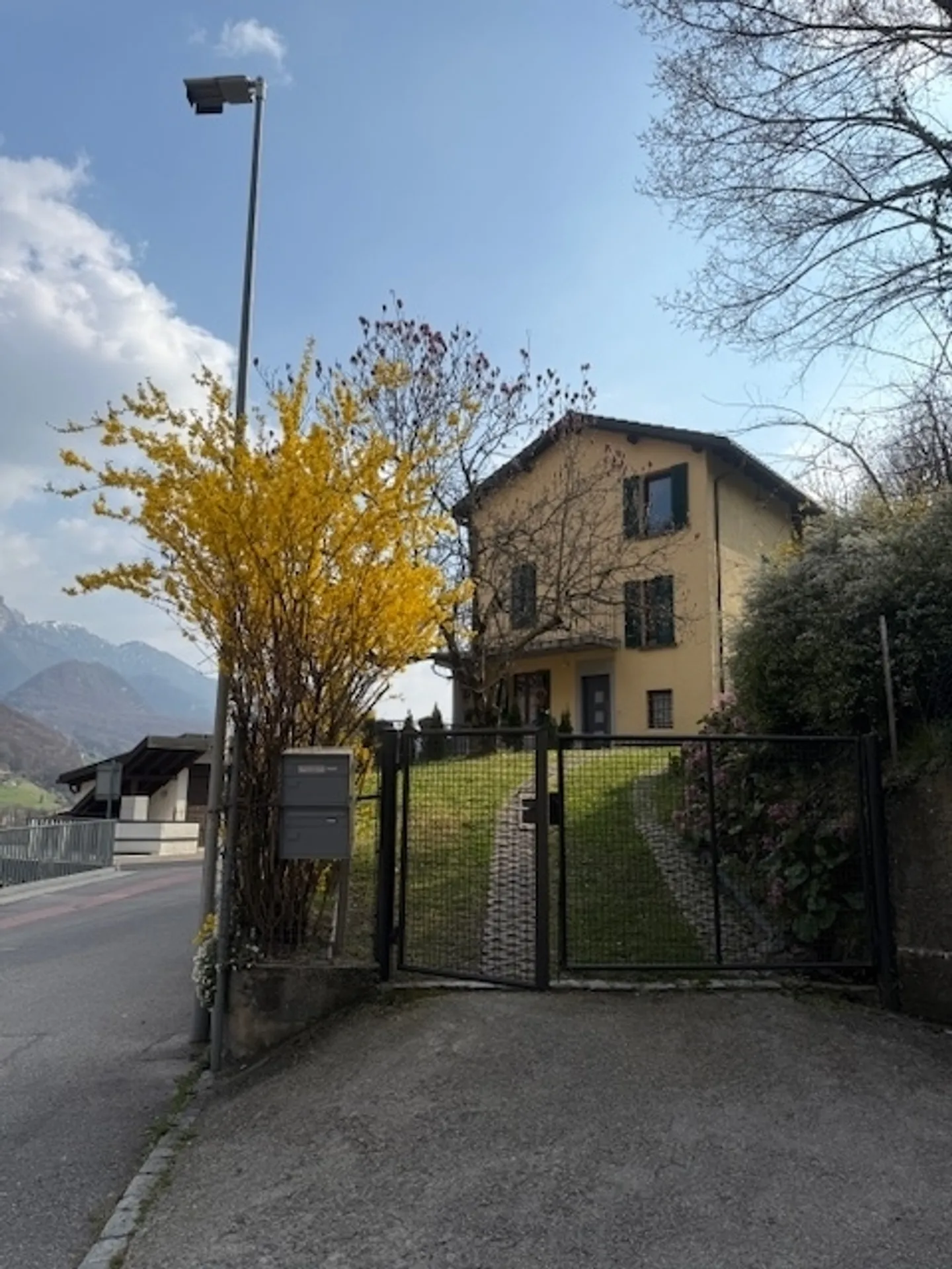 Fascinating Semi-Detached House with Large Garden in Purasca - Photo 1 of 13