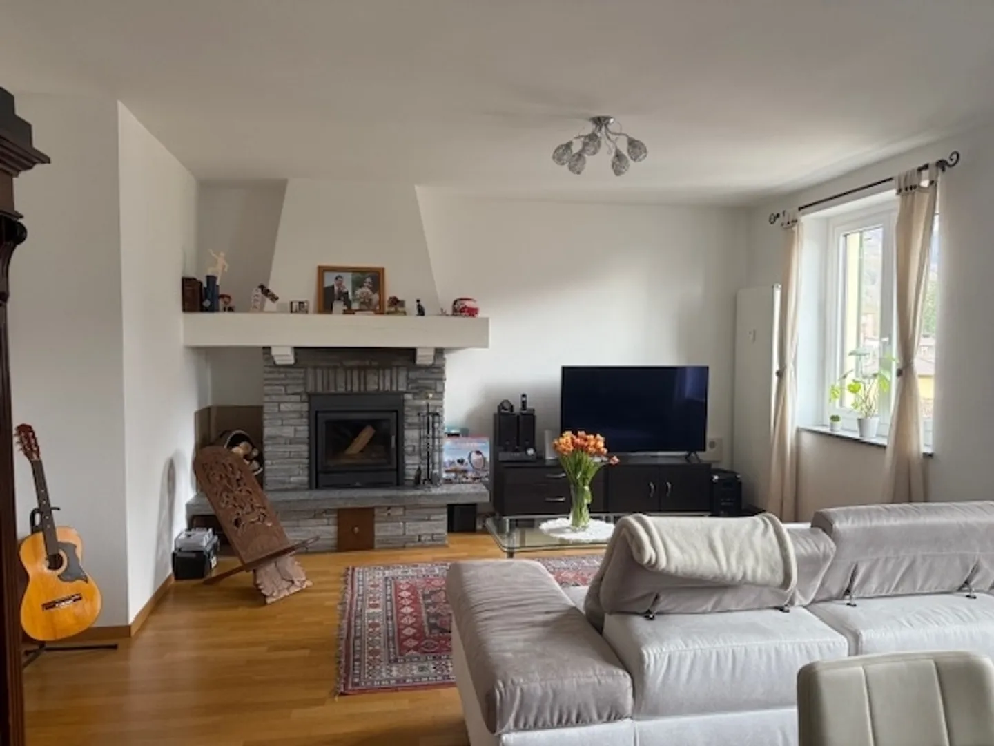 Fascinating Semi-Detached House with Large Garden in Purasca - Photo 2 of 13