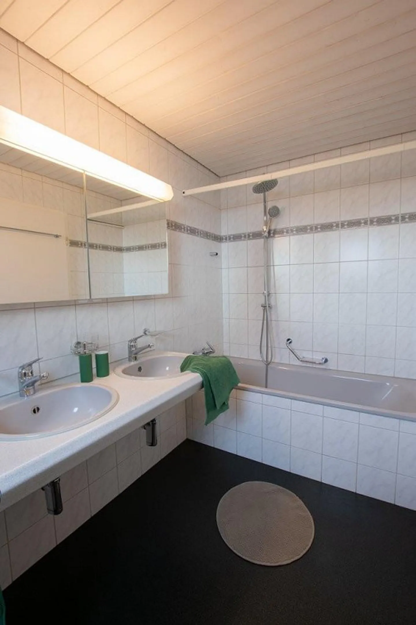 Appartement 4.5 pièces au cœur de Kirchberg à louer ! - Photo 8 sur 12