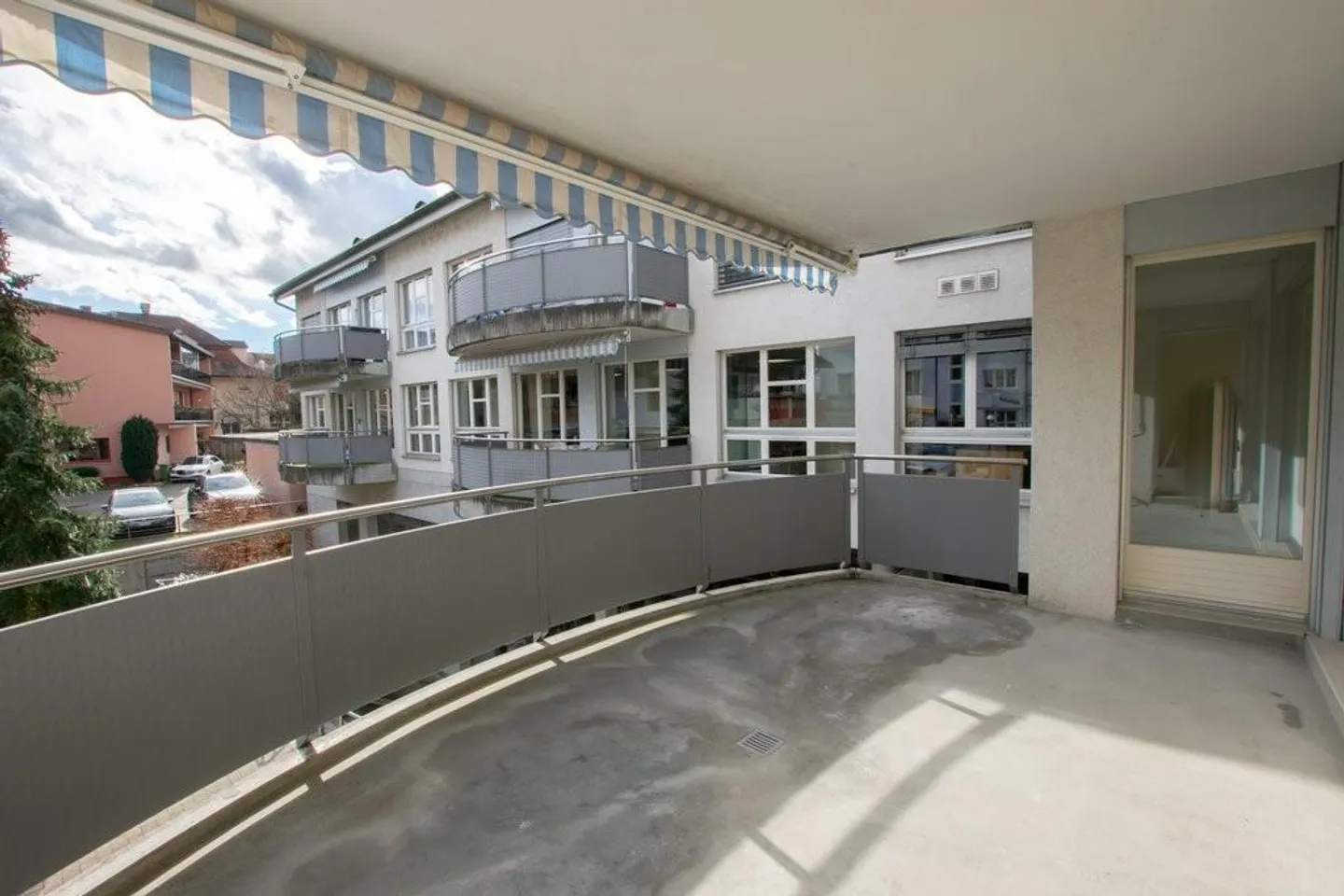 Appartement 4.5 pièces au cœur de Kirchberg à louer ! - Photo 11 sur 12