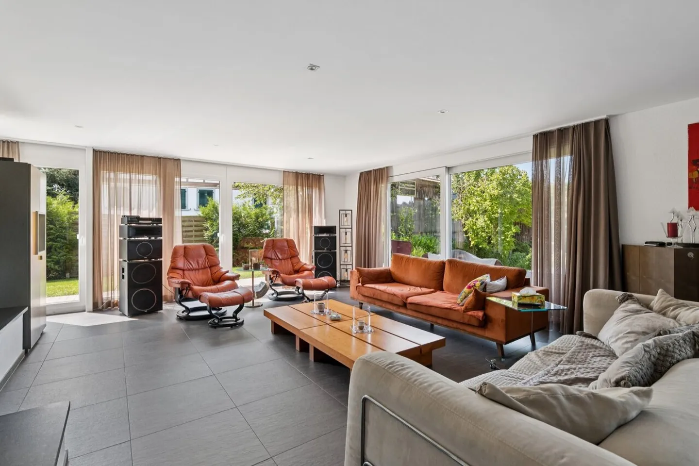 Architektonische Grösse trifft auf ländliche Idylle - Foto 3 von 12