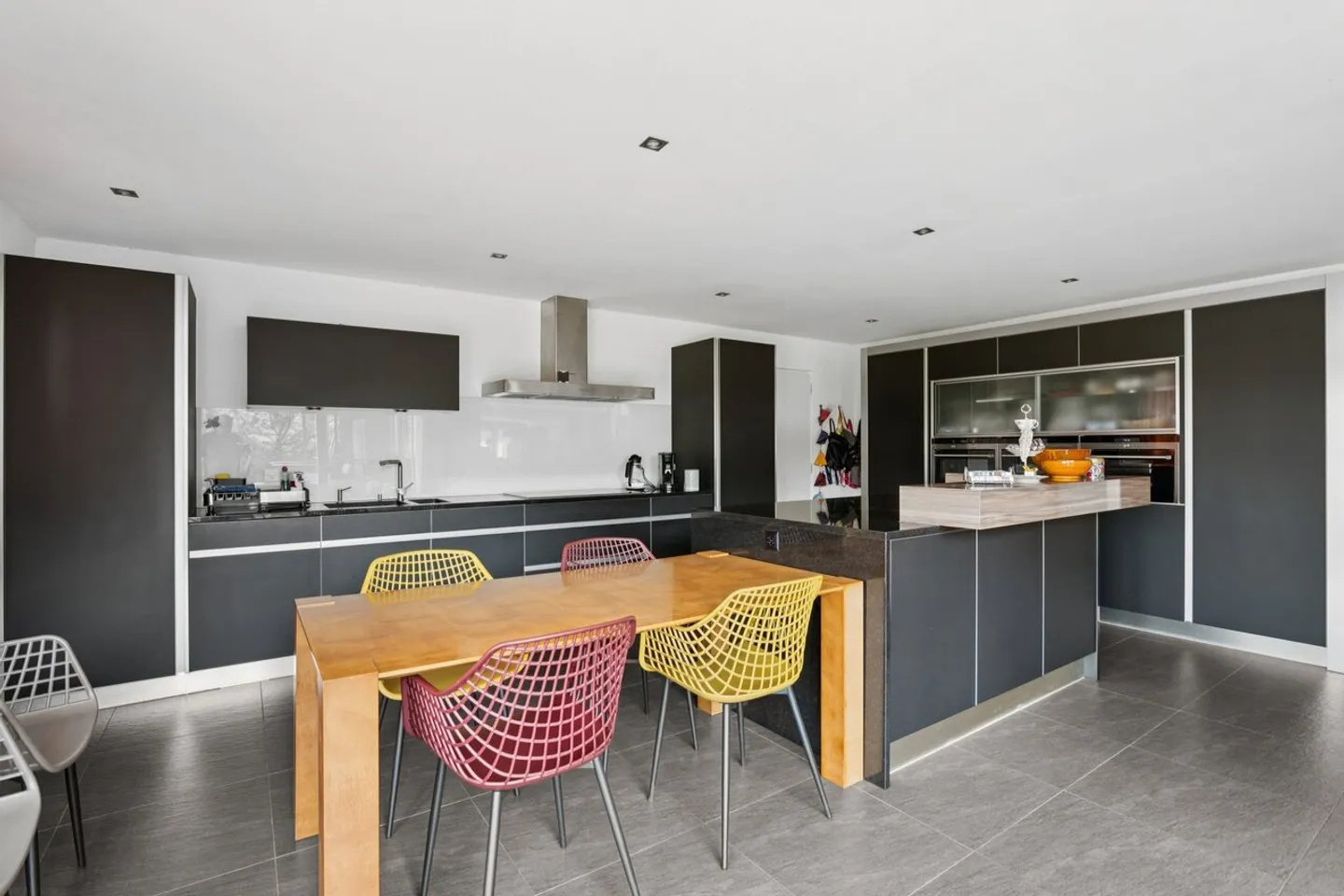 Architektonische Grösse trifft auf ländliche Idylle - Foto 4 von 12