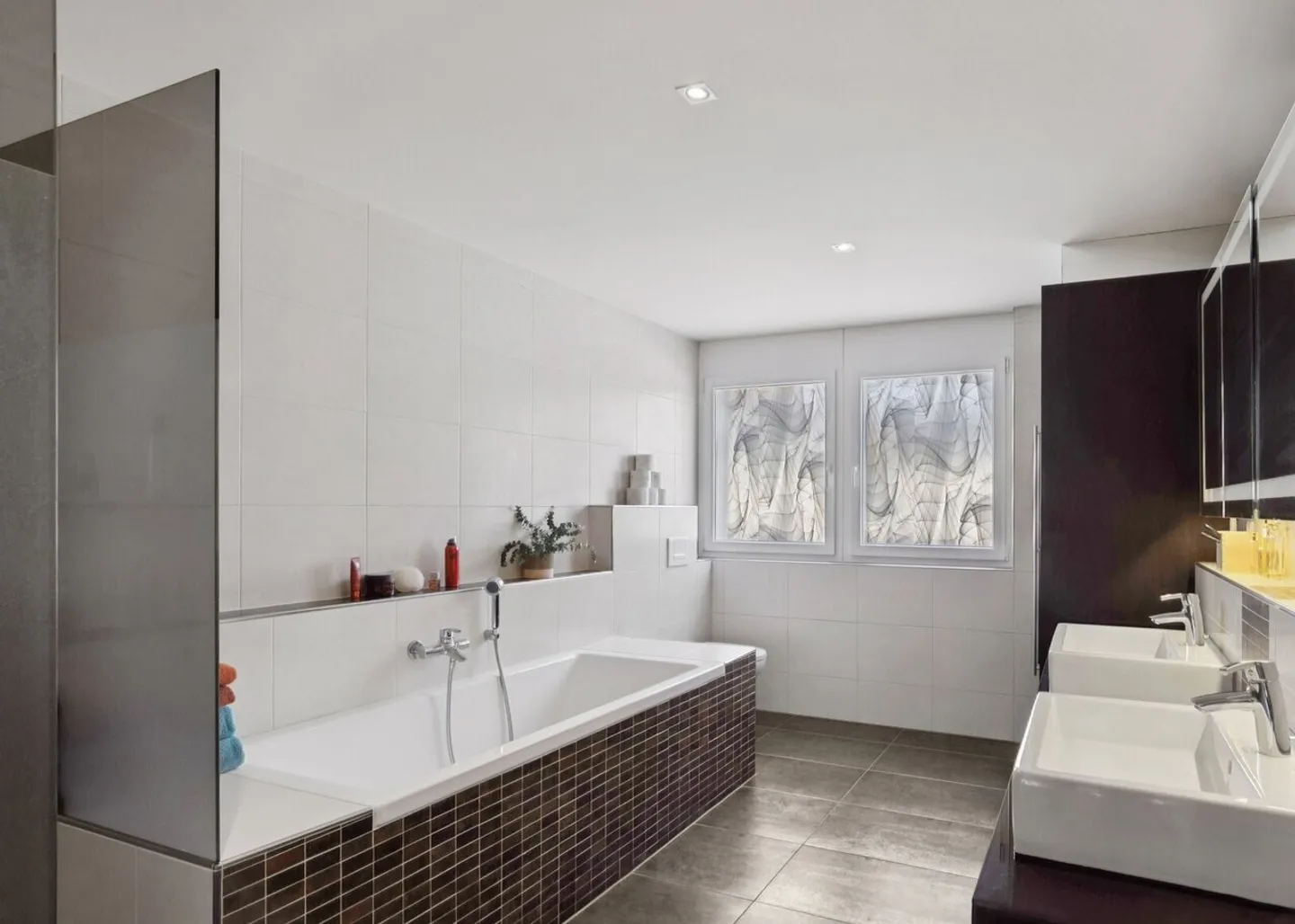 Architektonische Grösse trifft auf ländliche Idylle - Foto 6 von 12