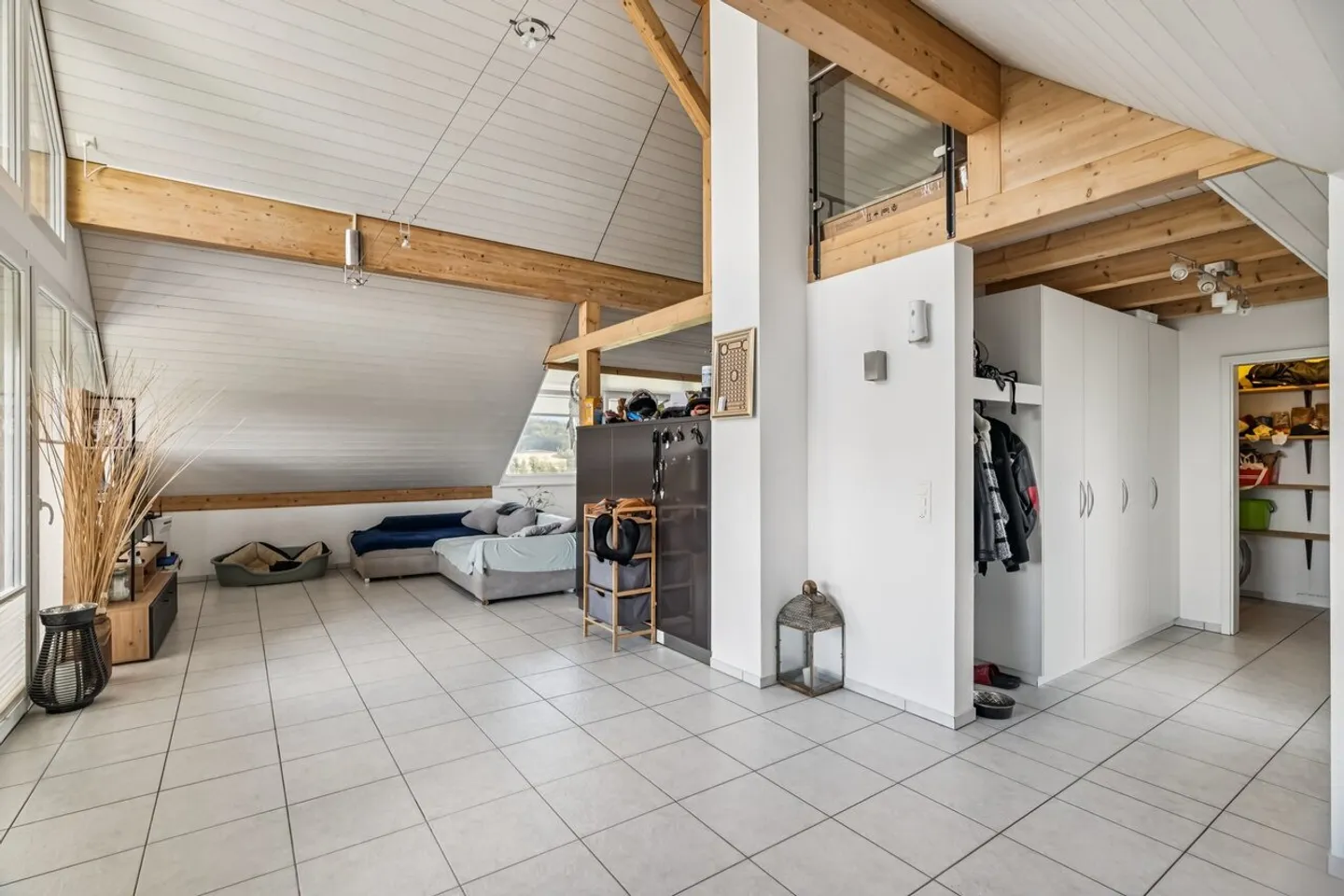 Architektonische Grösse trifft auf ländliche Idylle - Foto 7 von 12