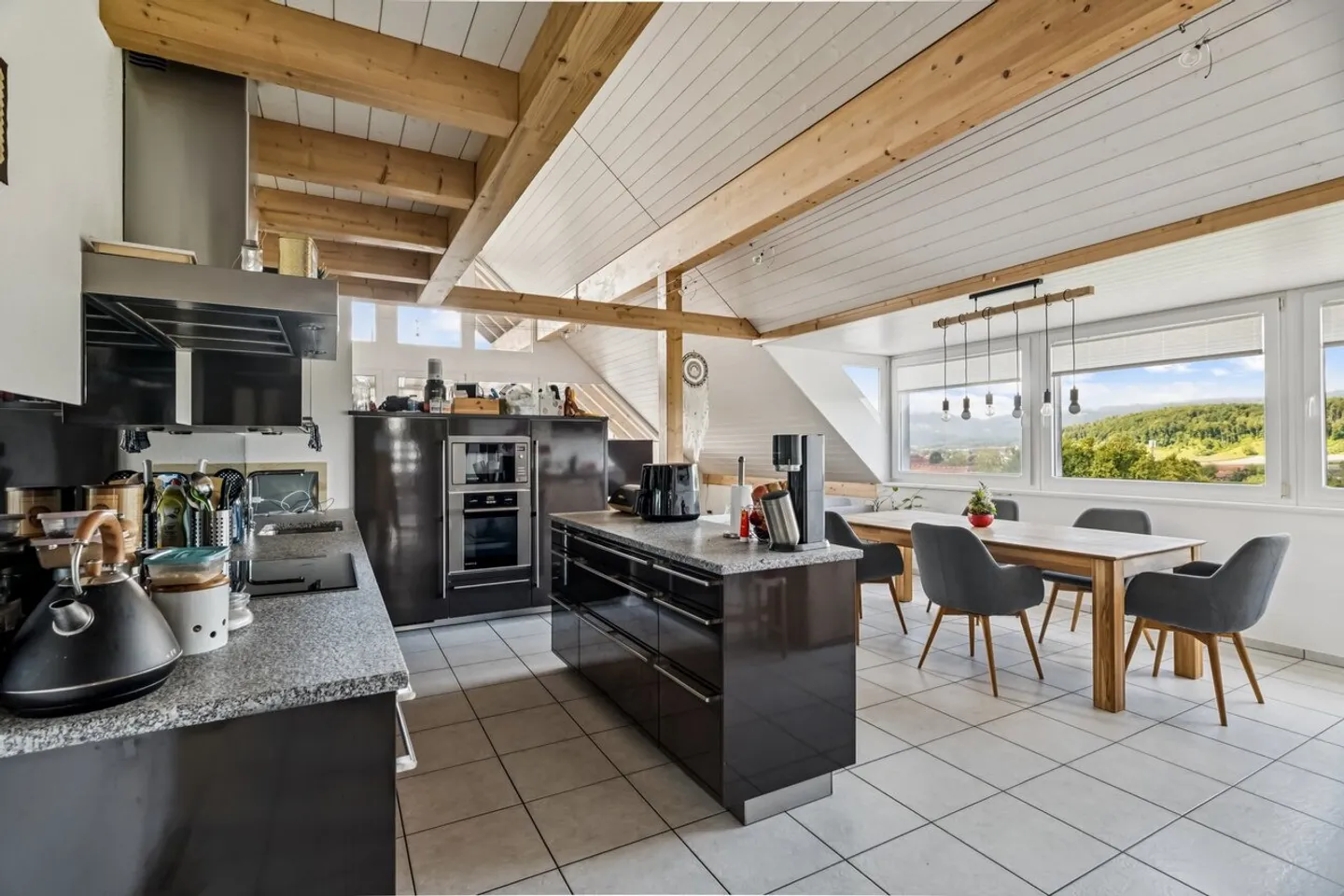 Architektonische Grösse trifft auf ländliche Idylle - Foto 8 von 12