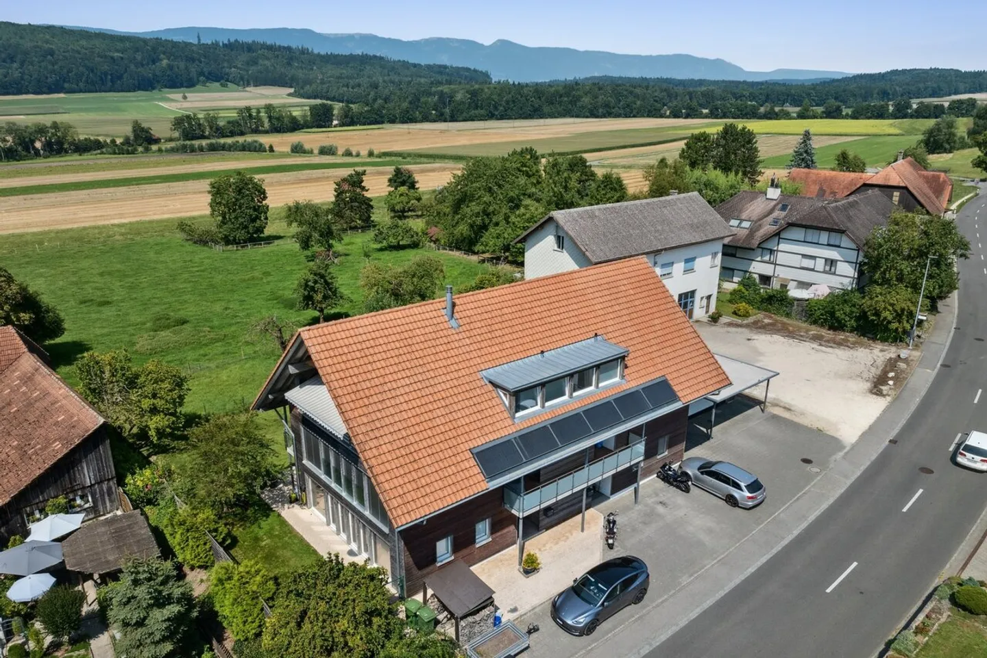 Architektonische Grösse trifft auf ländliche Idylle - Foto 10 von 12