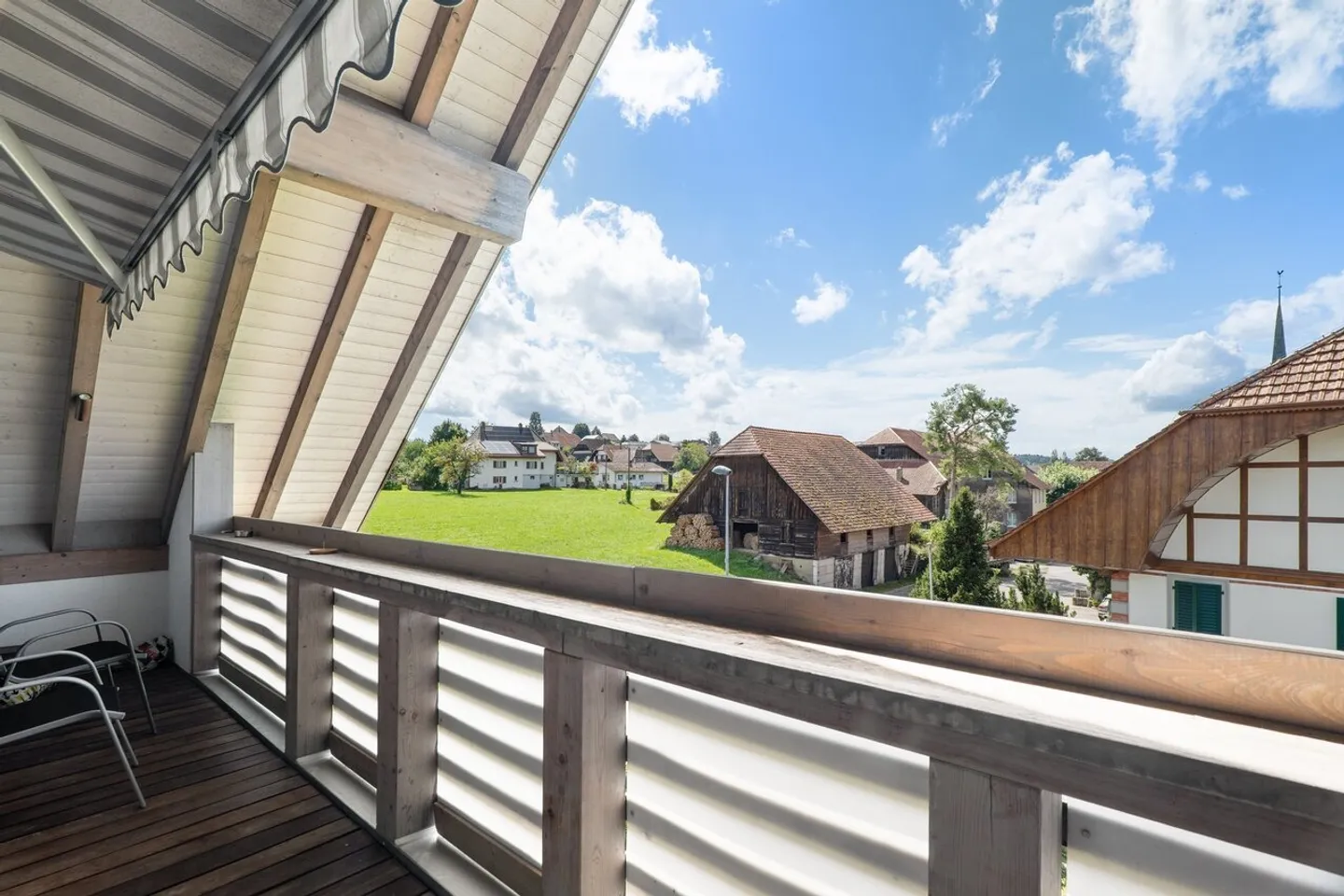 Architektonische Grösse trifft auf ländliche Idylle - Foto 11 von 12
