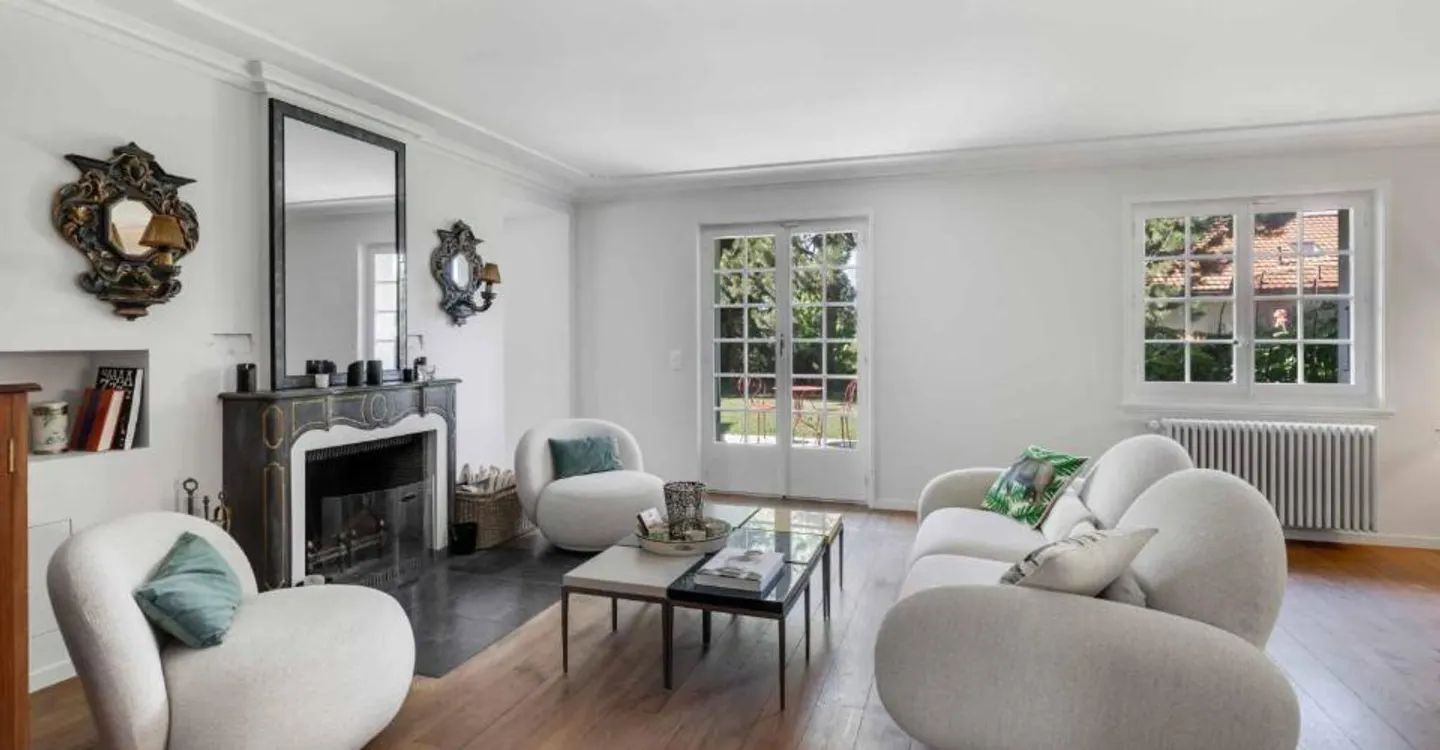 Superb 7.5-room property in the heart of a highly sought-after neighborhood - Photo 8 of 11