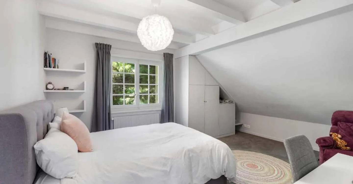 Superb 7.5-room property in the heart of a highly sought-after neighborhood - Photo 10 of 11