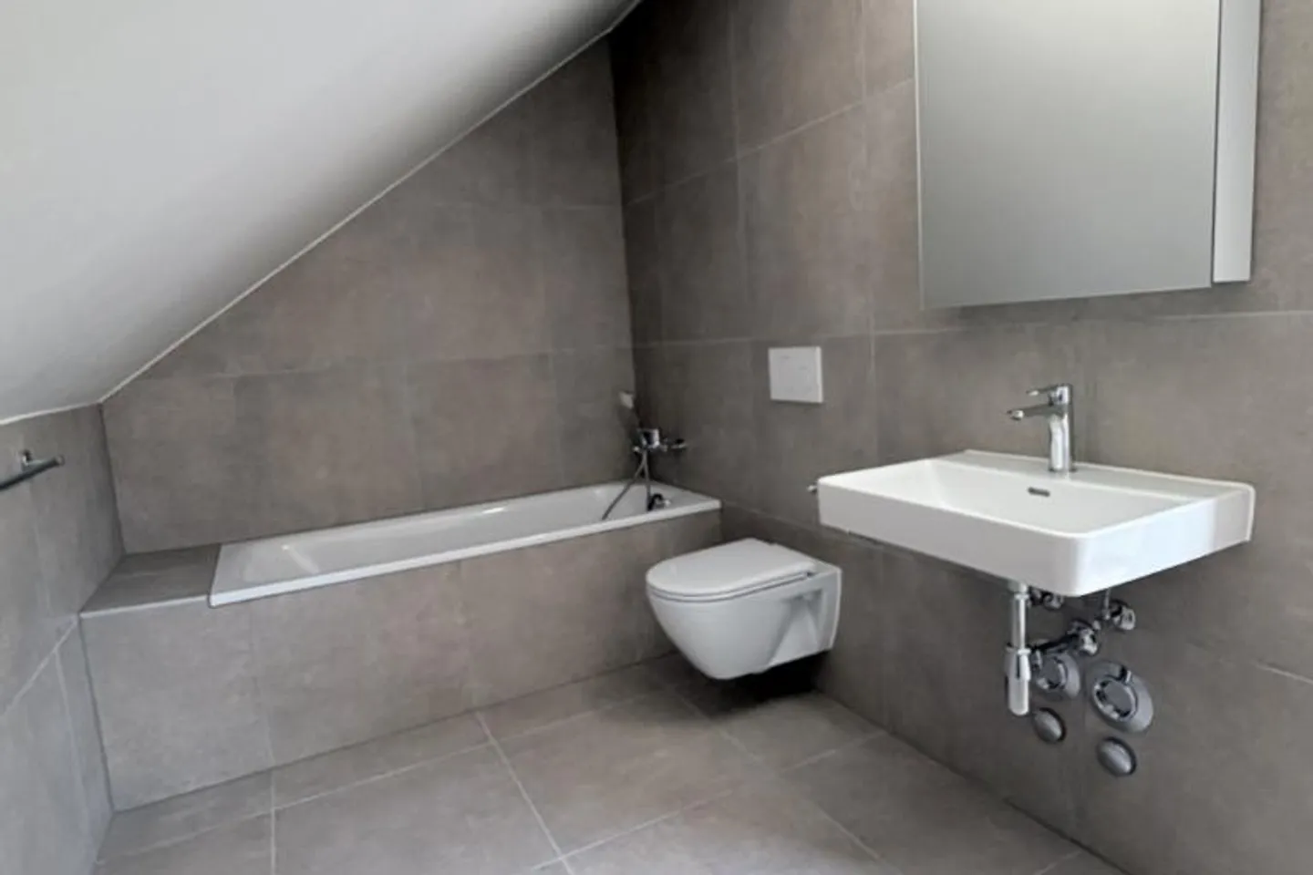 Appartement rénové avec vue sur le lac - Photo 6 sur 13