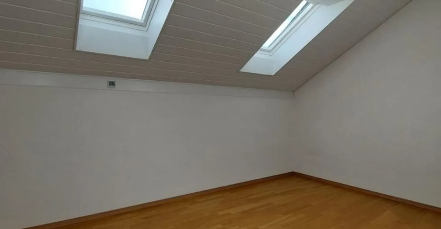 Charmant appartement en attique à Lucens - Photo 2 sur 5