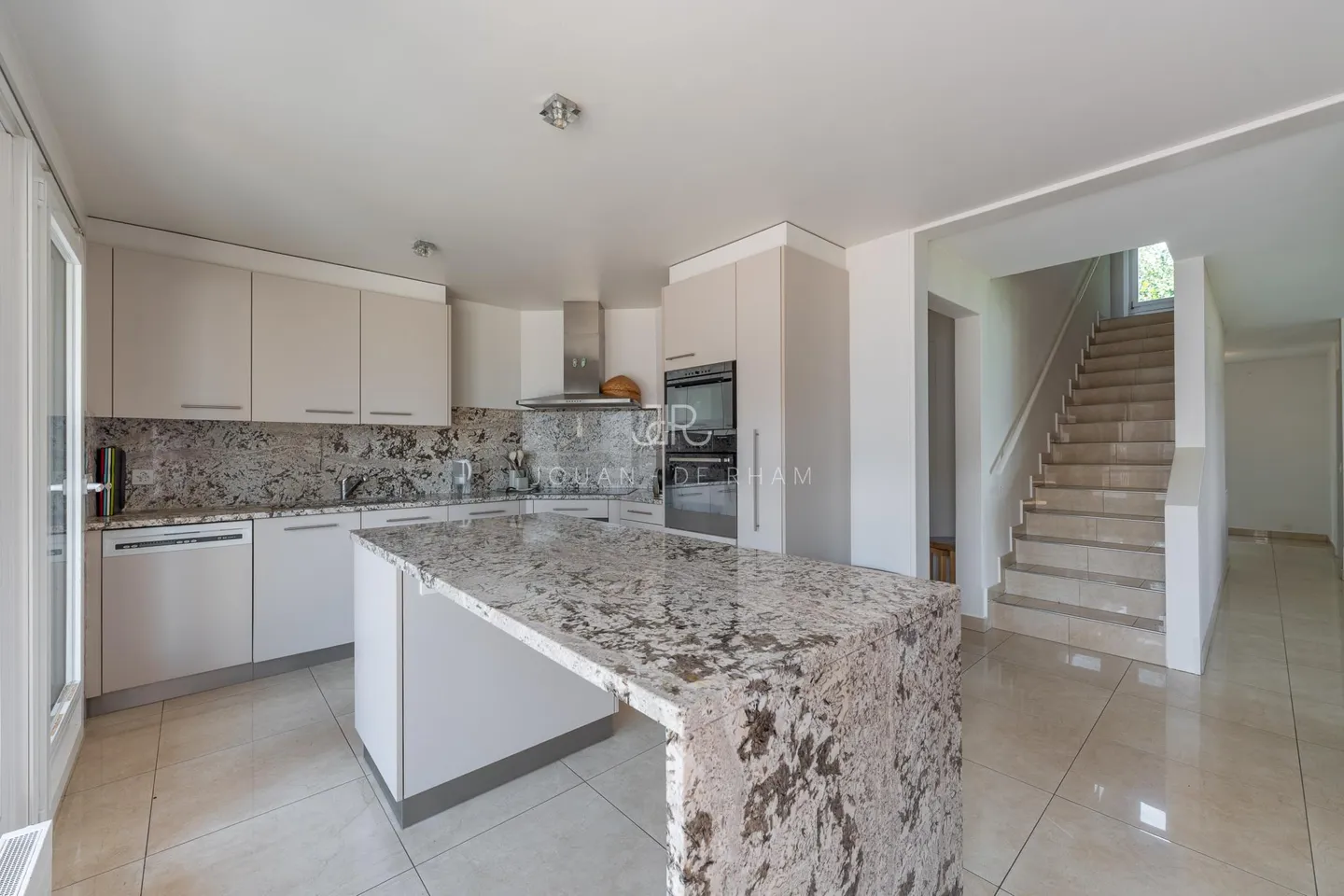 Casa Ristrutturata con Vista Lago - Foto 4 di 7