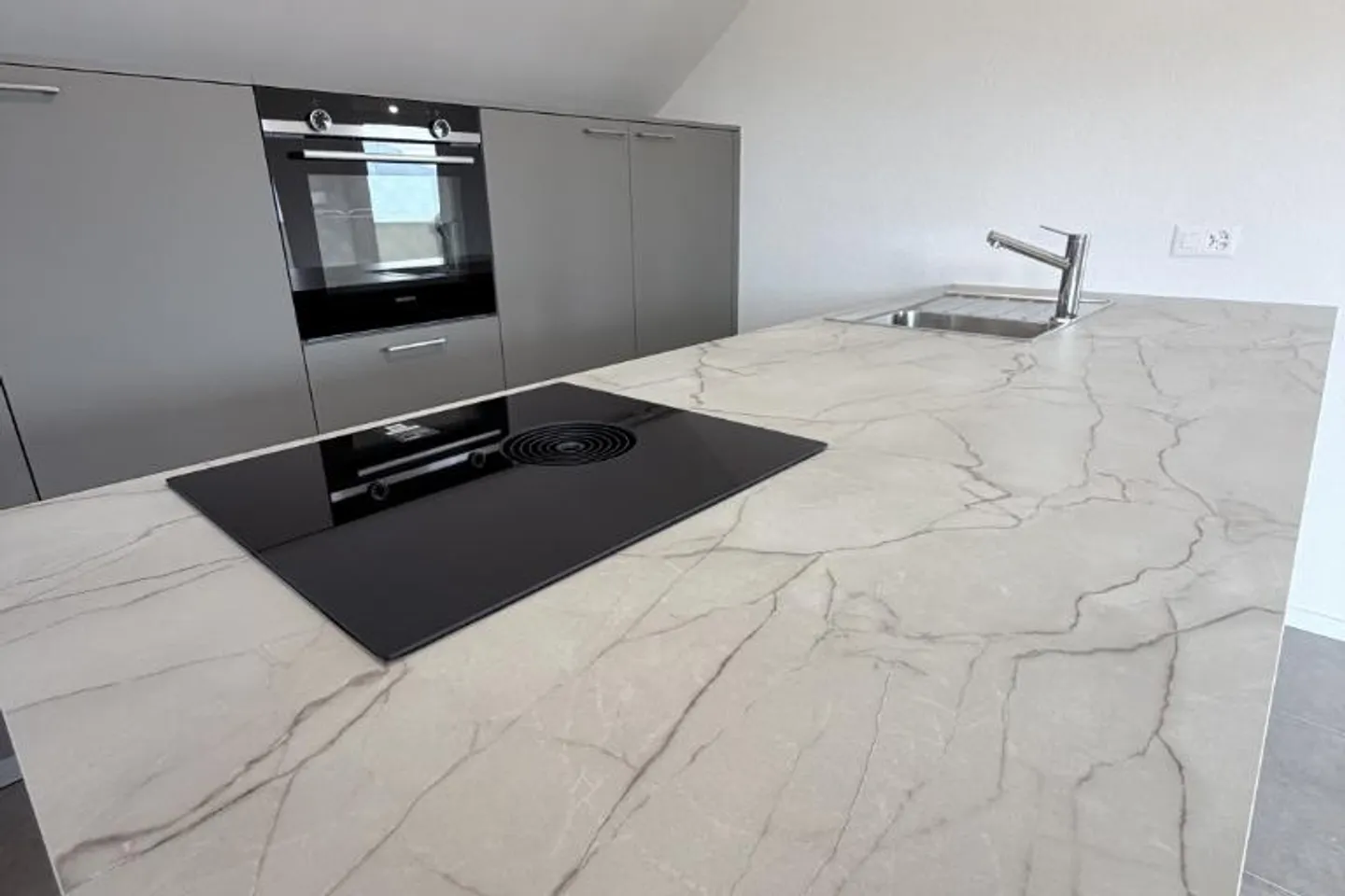 Appartement rénové avec vue sur le lac - Photo 7 sur 13