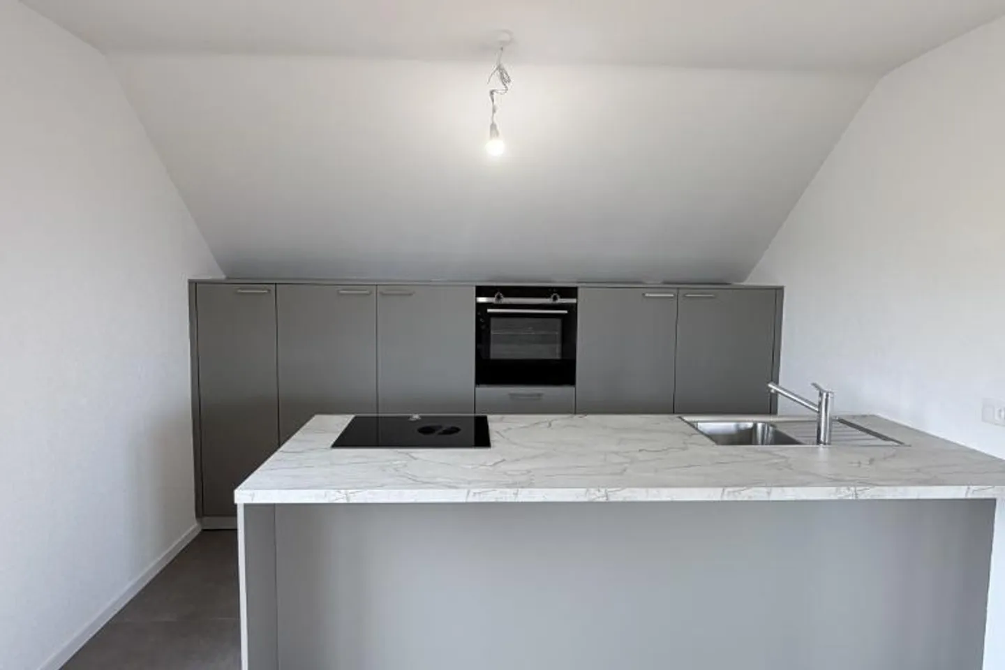 Appartement rénové avec vue sur le lac - Photo 4 sur 13