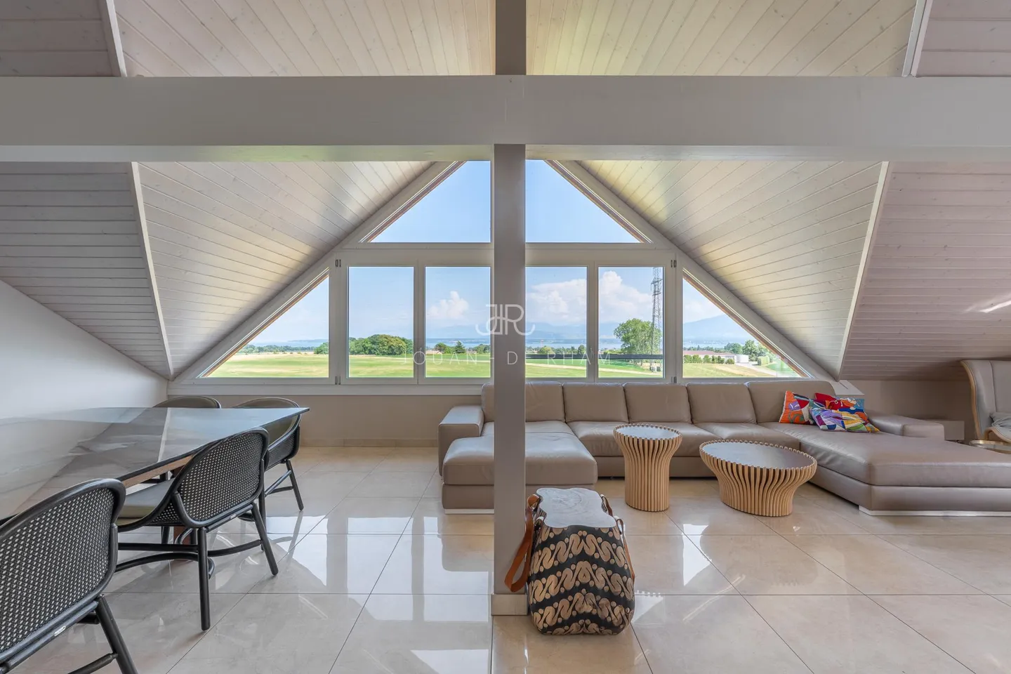 Casa Ristrutturata con Vista Lago - Foto 2 di 7