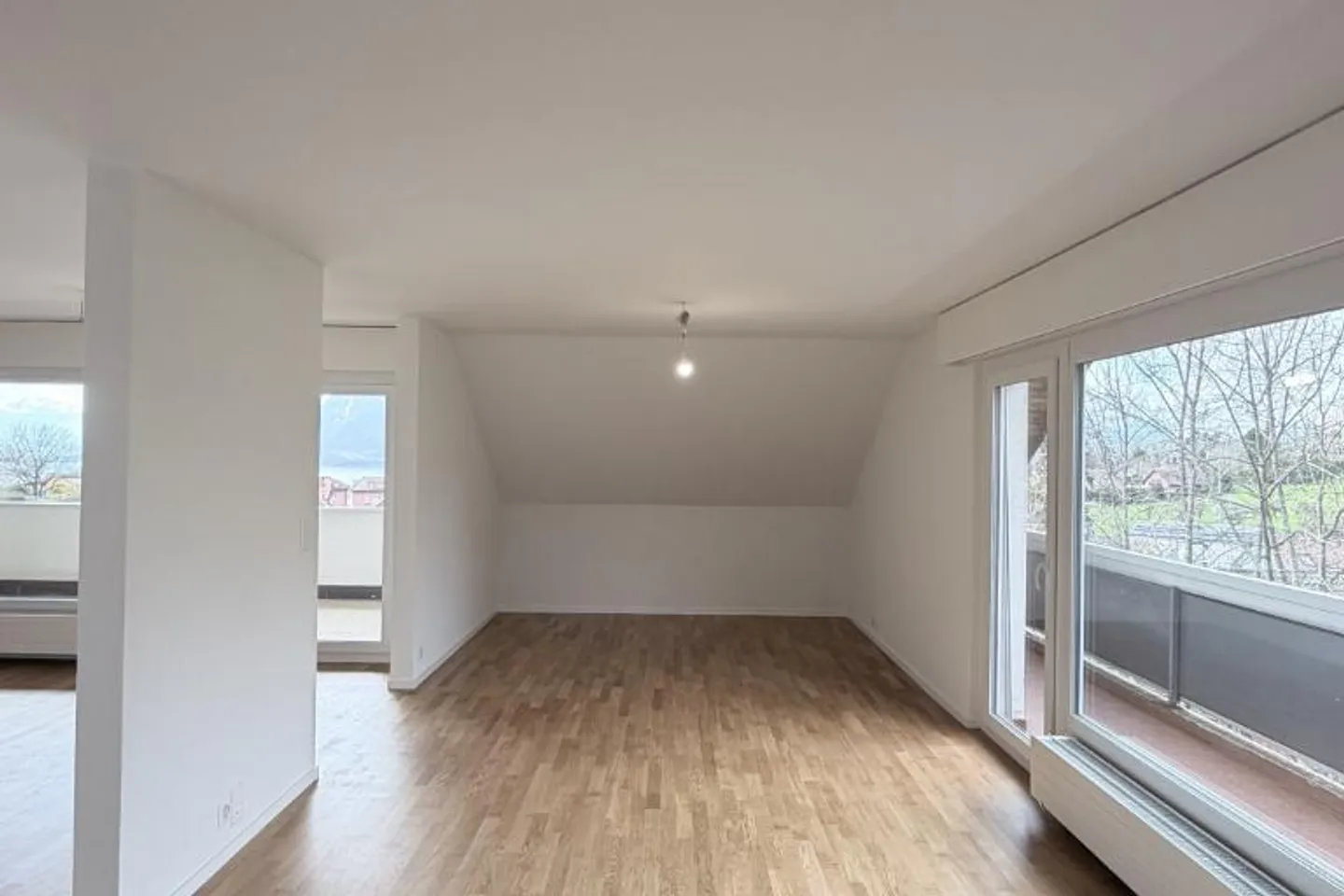 Appartement rénové avec vue sur le lac - Photo 8 sur 13