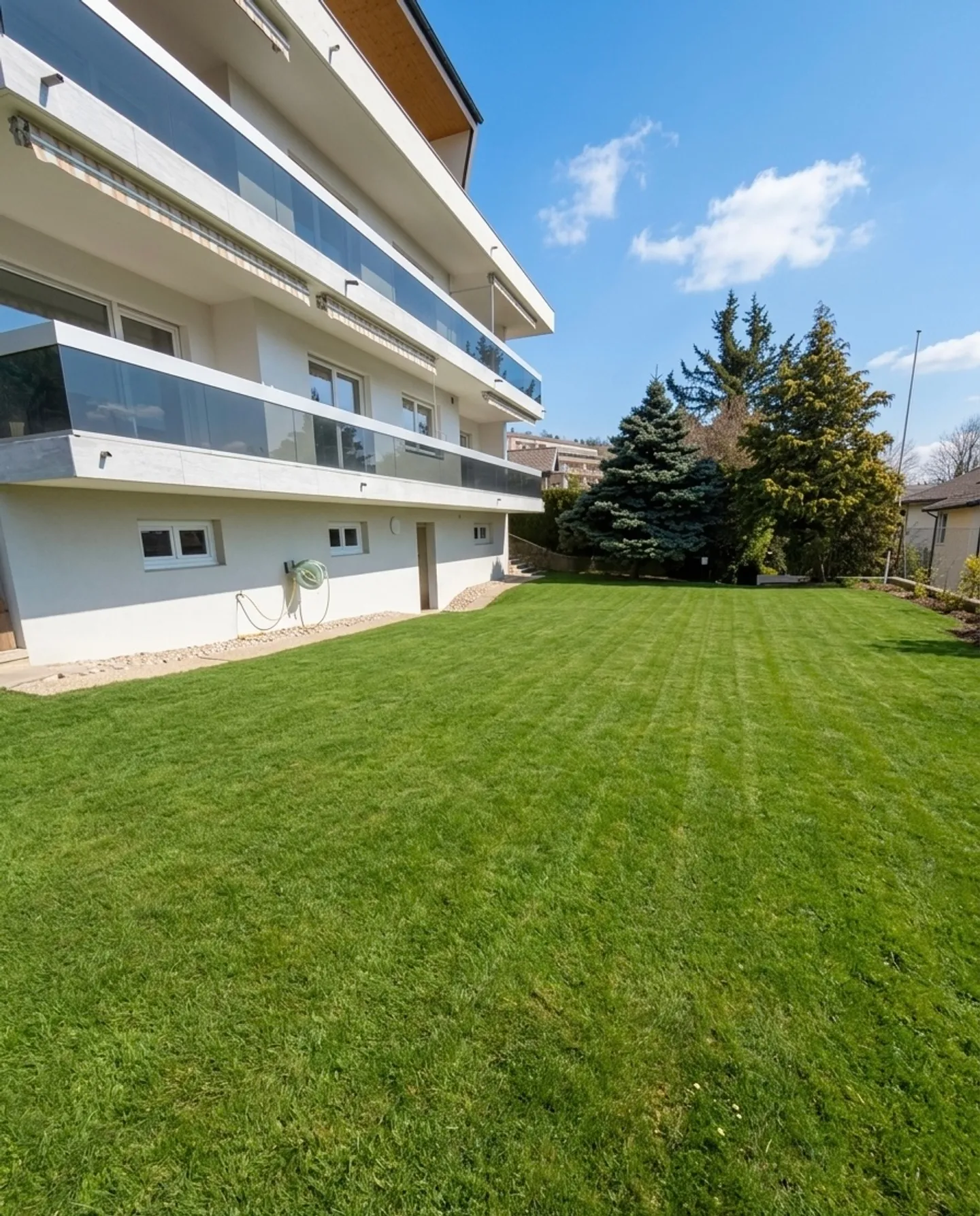 Appartement rénové avec vue sur le lac - Photo 13 sur 13