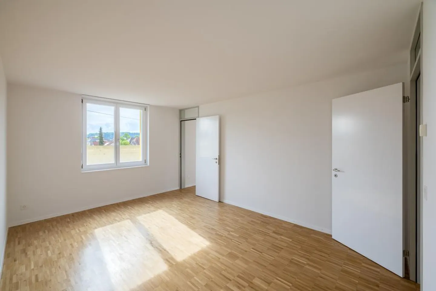 Central Living at the Färbi Site! - Photo 5 of 12