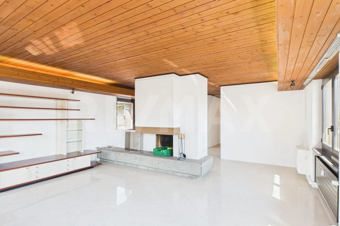 Spacious Apartment with Garden - Photo 6 of 13