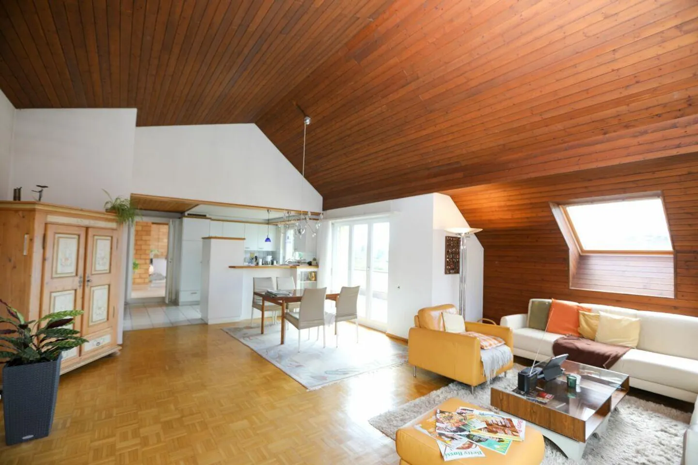 Penthouse with central location in Weinfelden - Photo 4 of 11