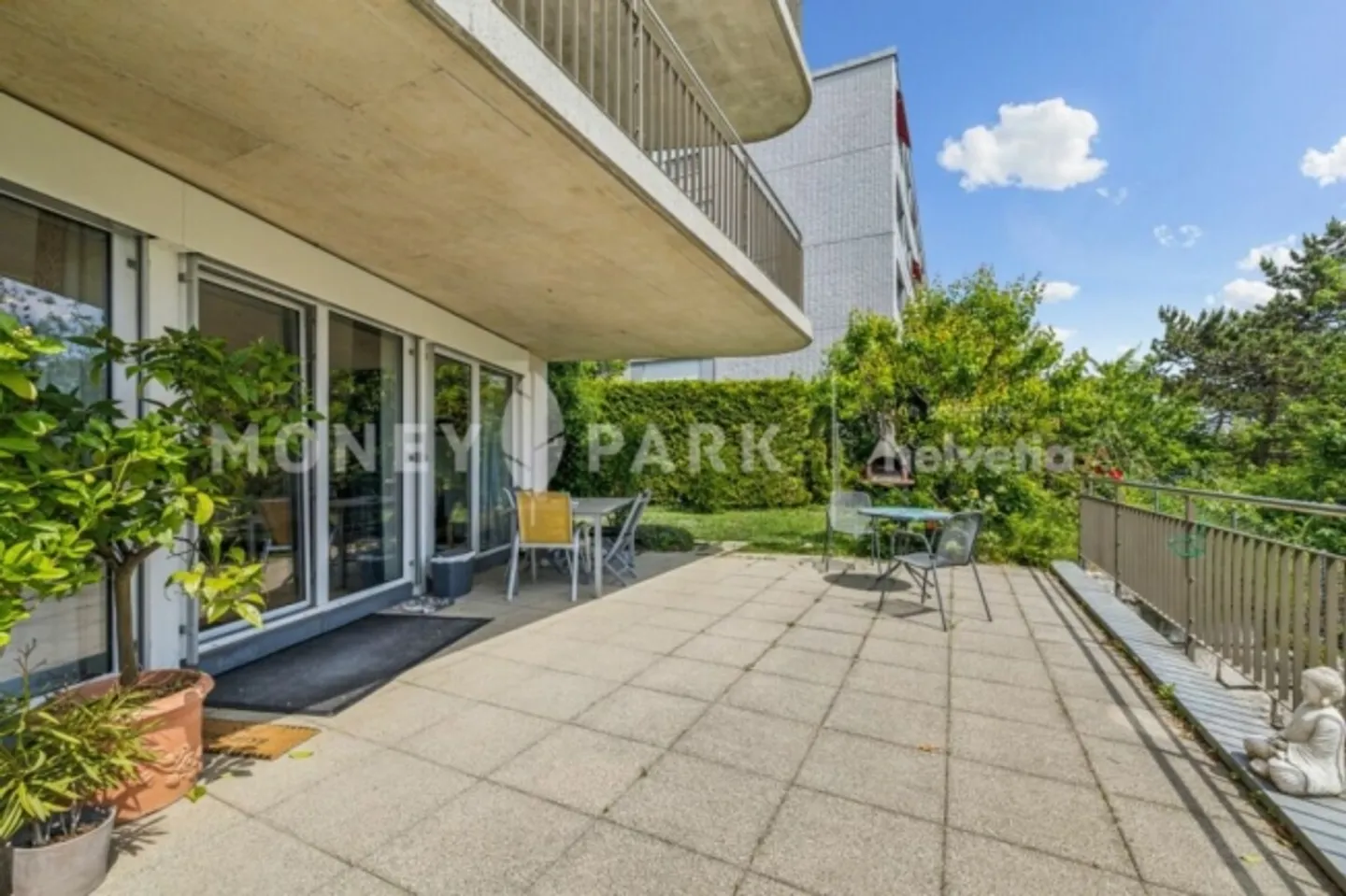 Bel appartement de 4,5 pièces avec jardin - Photo 10 sur 13