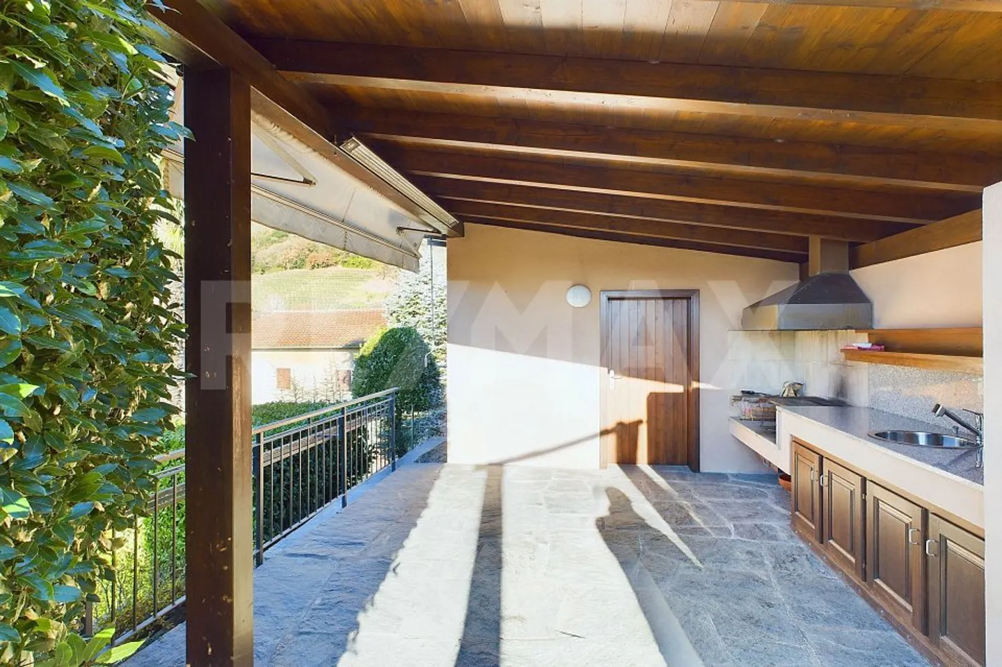 Spacious Apartment with Garden - Photo 13 of 13