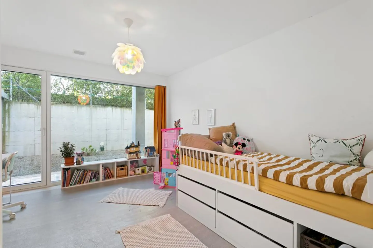 Unique Garden Apartment with Dream View - Photo 6 of 10