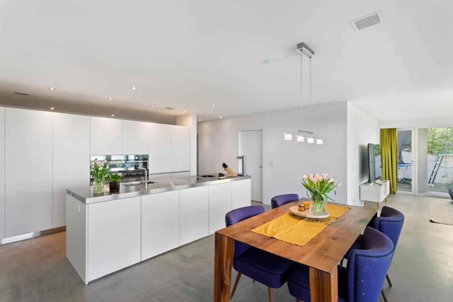 Unique Garden Apartment with Dream View - Photo 3 of 10