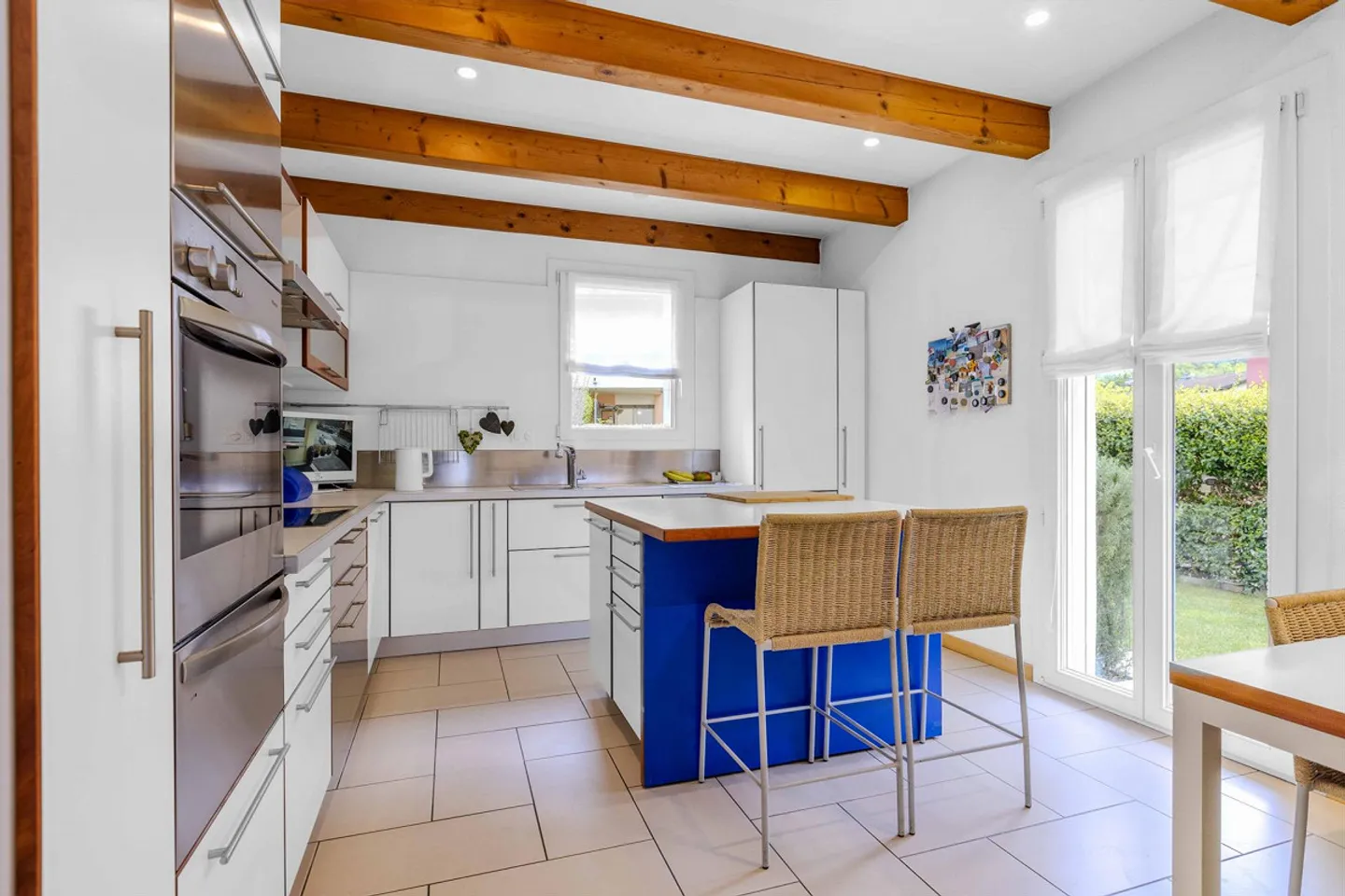 VILLA 7,5 CON TERRAZZE, GIARDINO E PISCINA A RIVA SAN VITALE - Foto 3 di 9