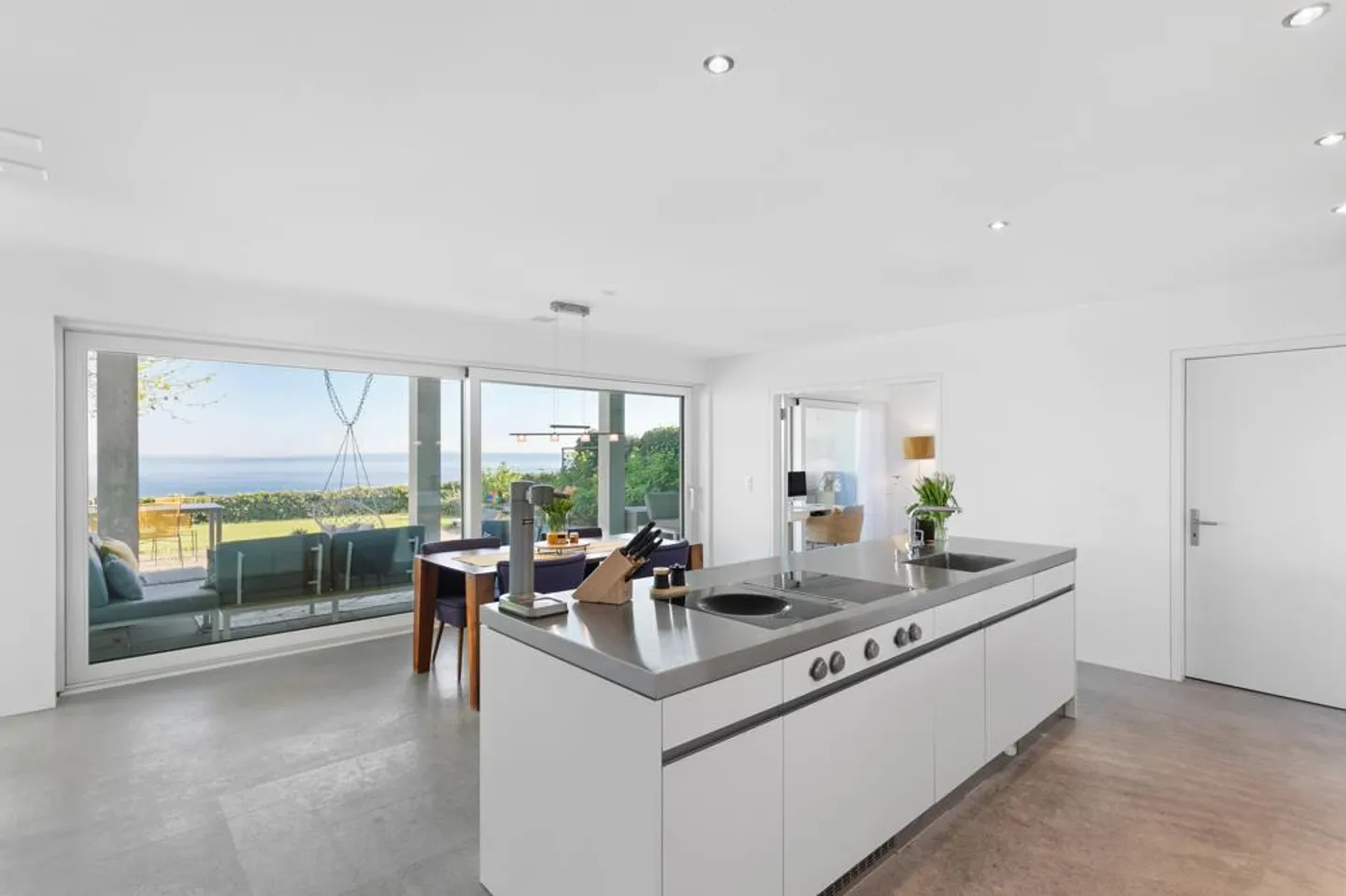 Unique Garden Apartment with Dream View - Photo 4 of 10
