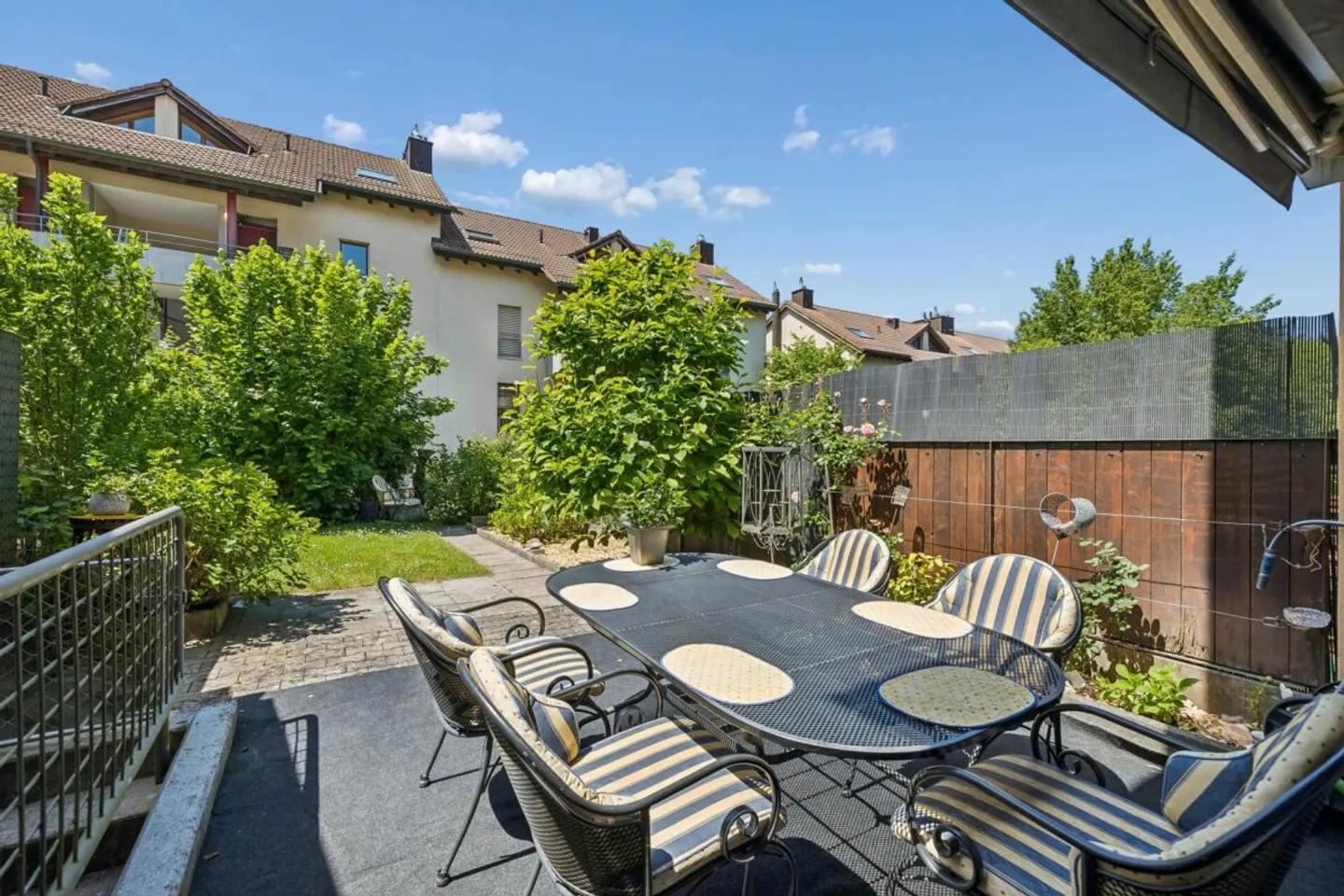 Charmantes Reihenhaus in Baden - Foto 1 von 16