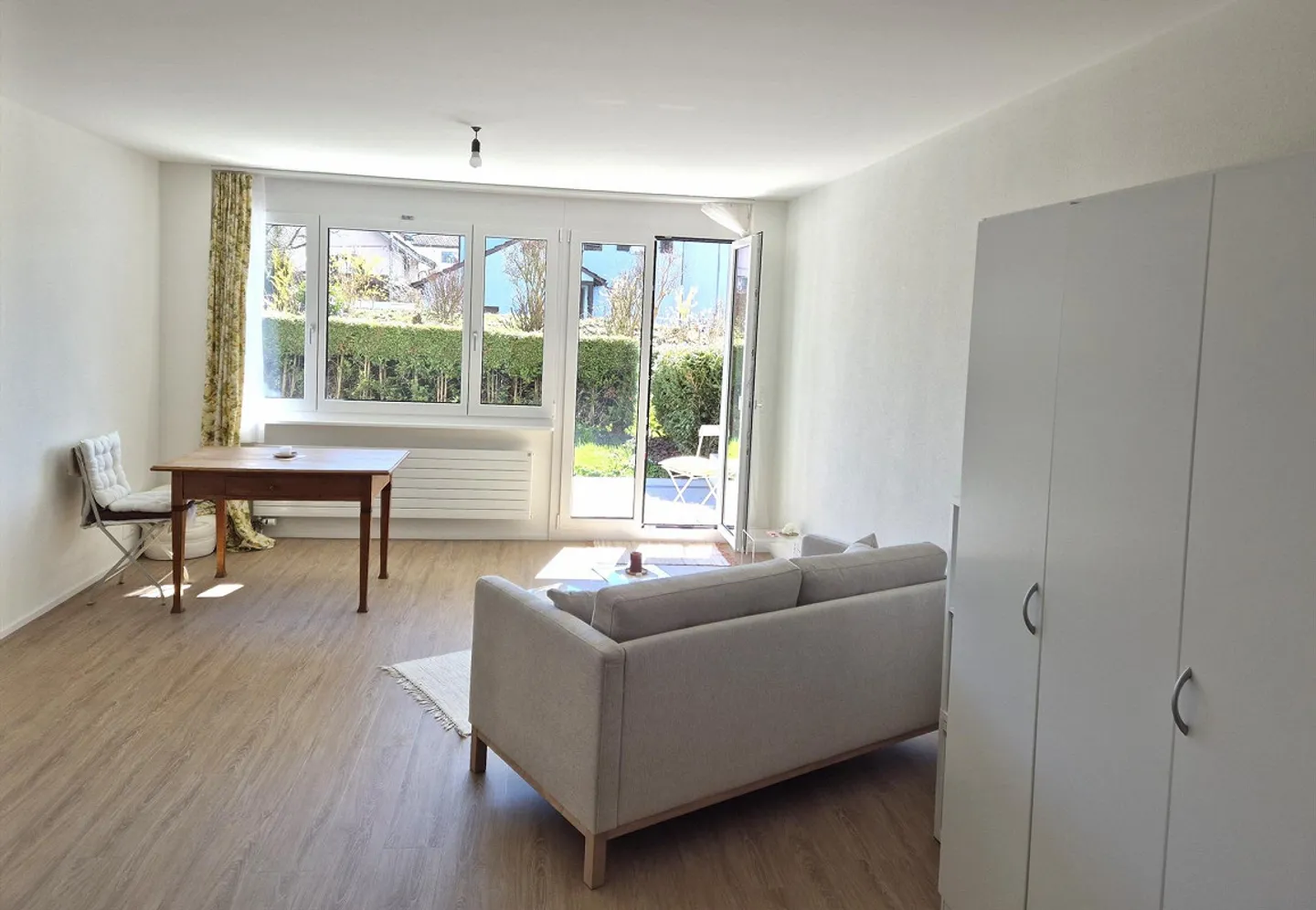 Newly renovated, sunny 1-room apartment - Photo 1 of 7