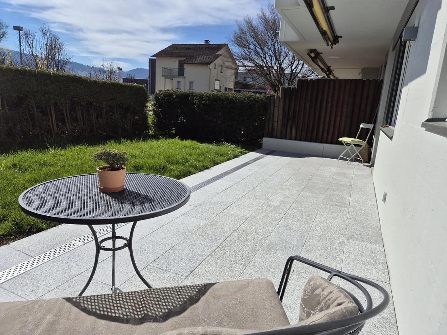 Newly renovated, sunny 1-room apartment - Photo 4 of 7