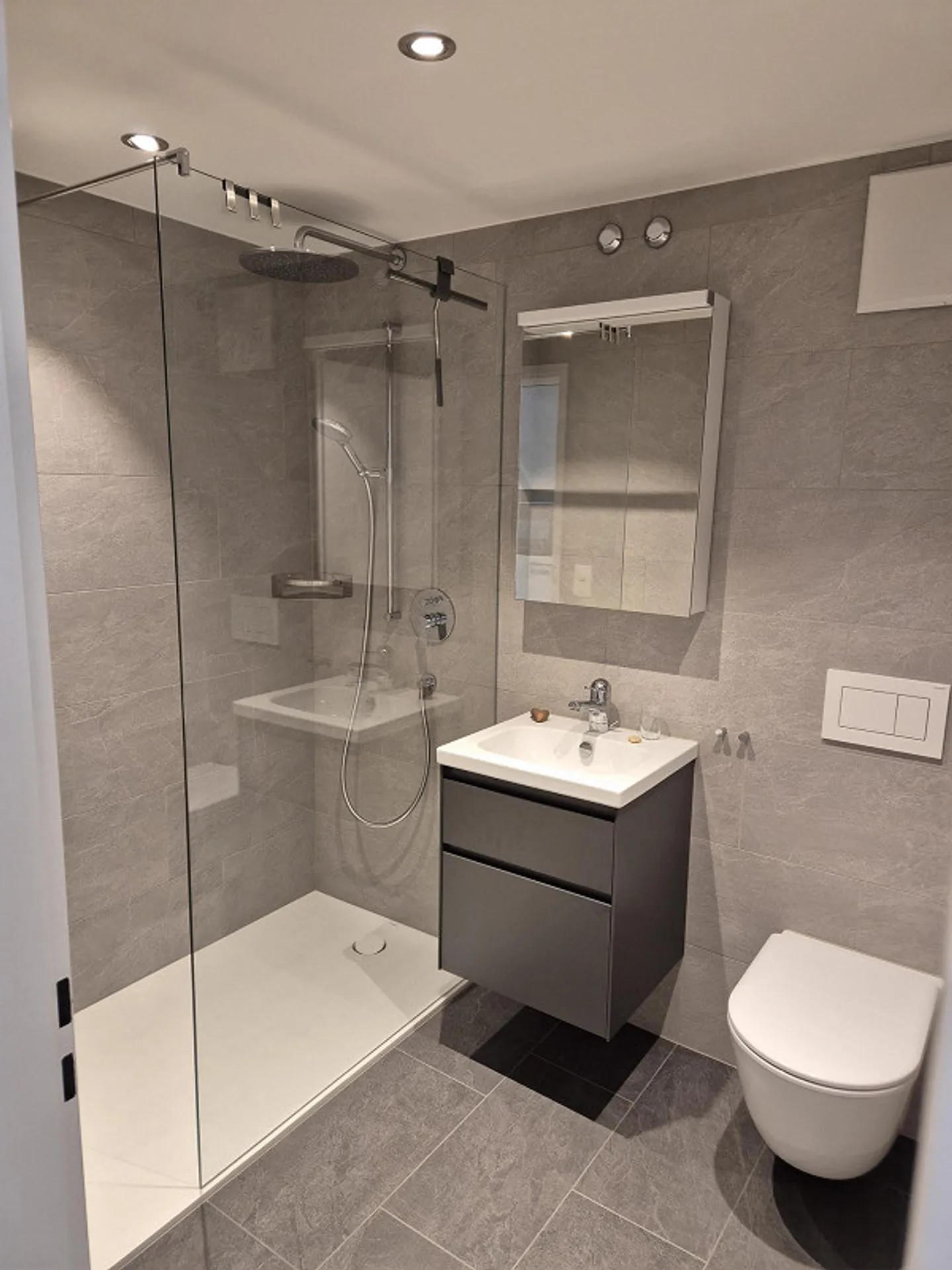 Newly renovated, sunny 1-room apartment - Photo 6 of 7