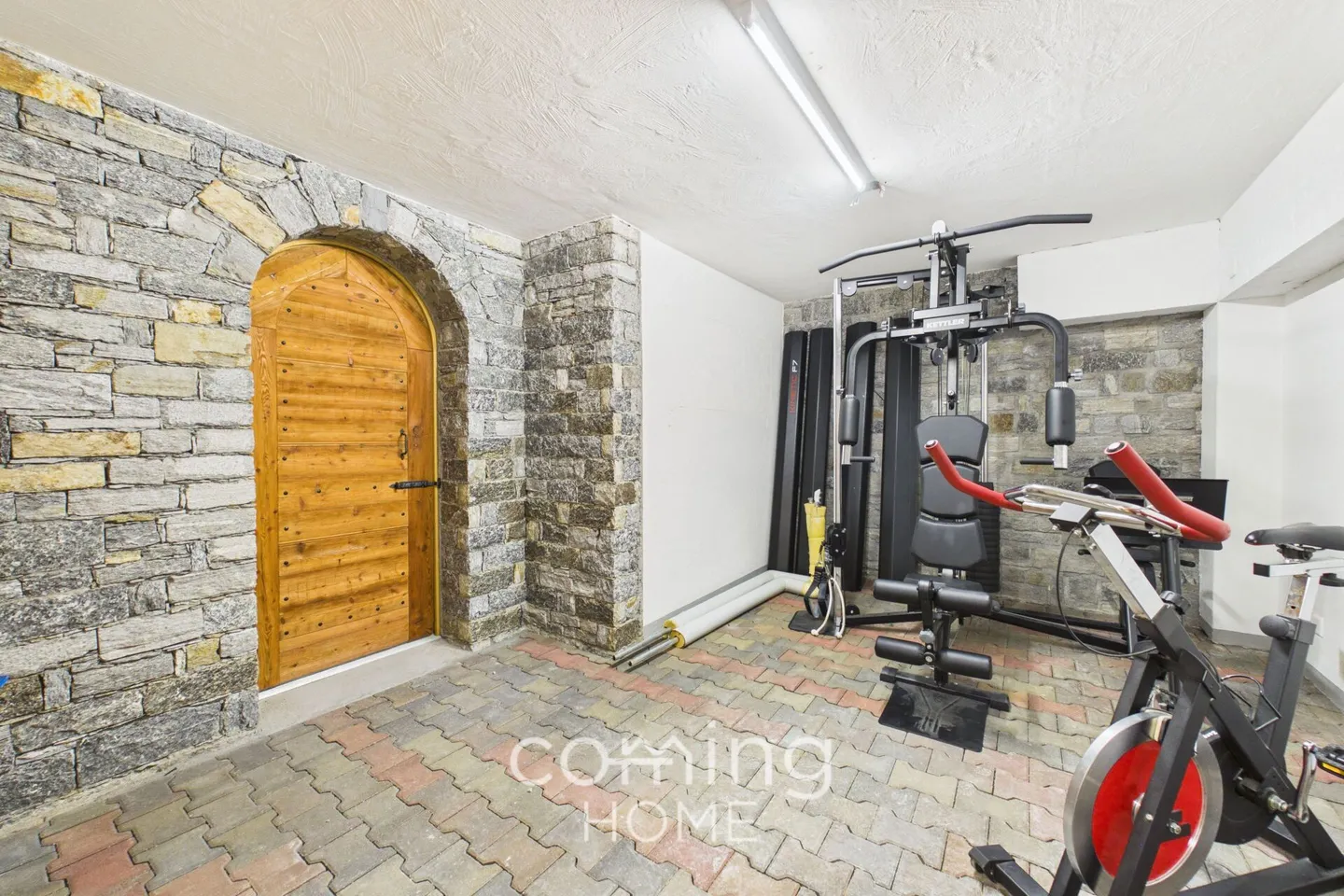 Posto soleggiato nel Vispertal: la tua casa familiare con giardino, camino e appartamento indipendente - Foto 15 di 19