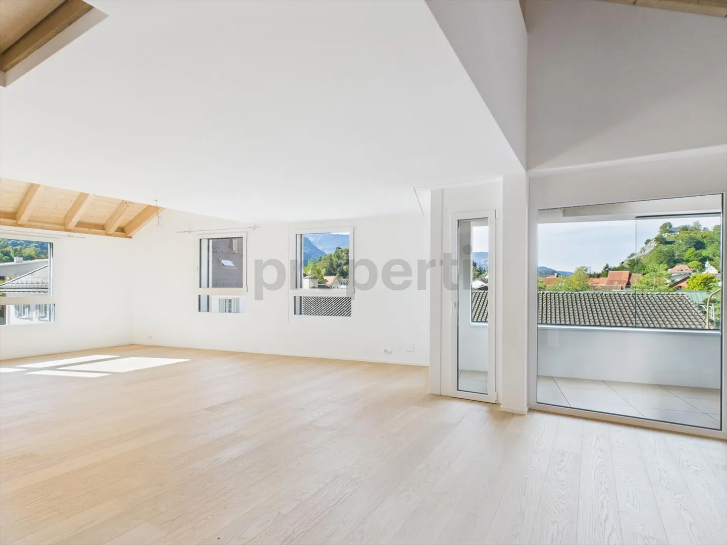 Duplex for rent - Photo 1 of 13