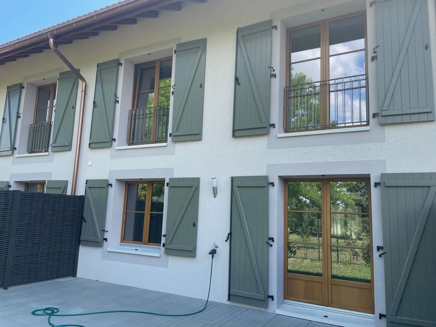 Magnifique villa mitoyenne de 5,5 pièces triplex avec terrasse et jardin - Photo 5 sur 9