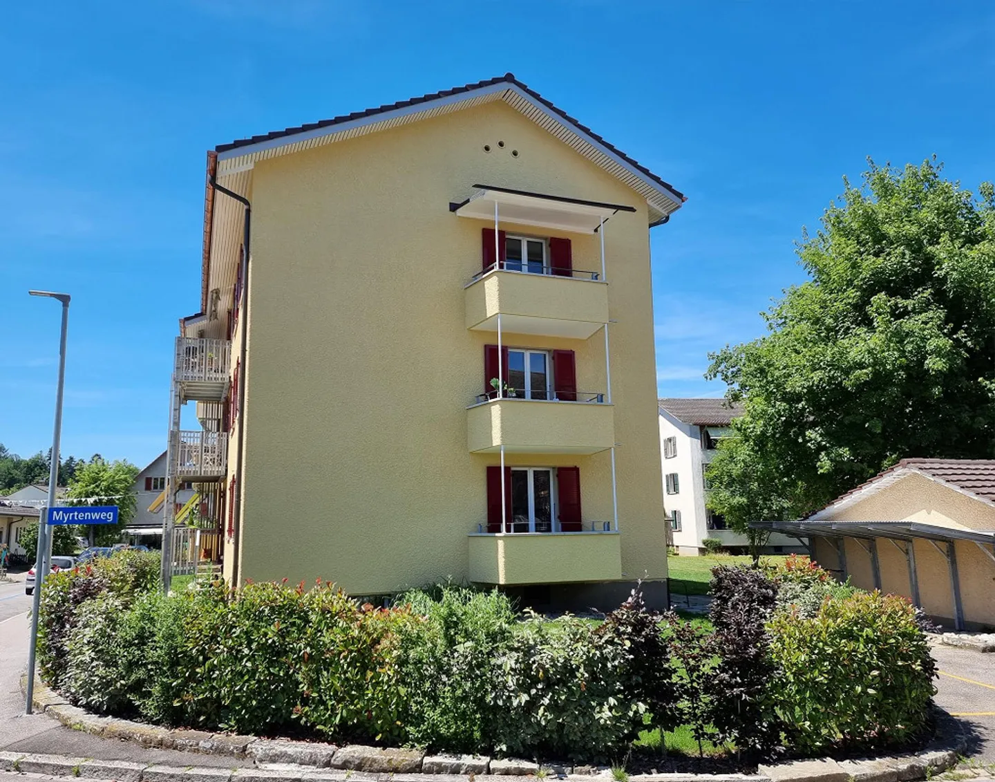 Sehr sonnige und helle 2 1/2 Zi. Wohnung - klein -fein- aber OHO! - Foto 2 di 12