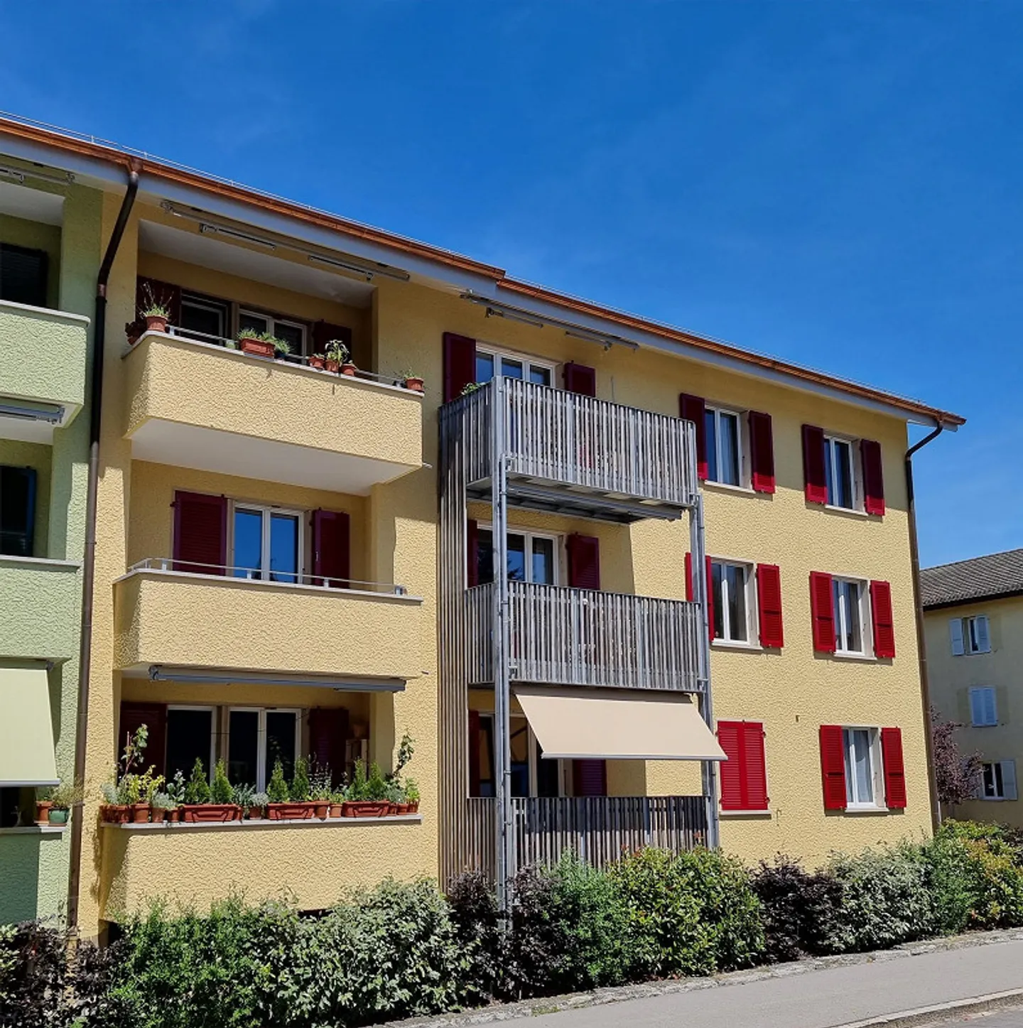 Sehr sonnige und helle 2 1/2 Zi. Wohnung - klein -fein- aber OHO! - Foto 3 di 12