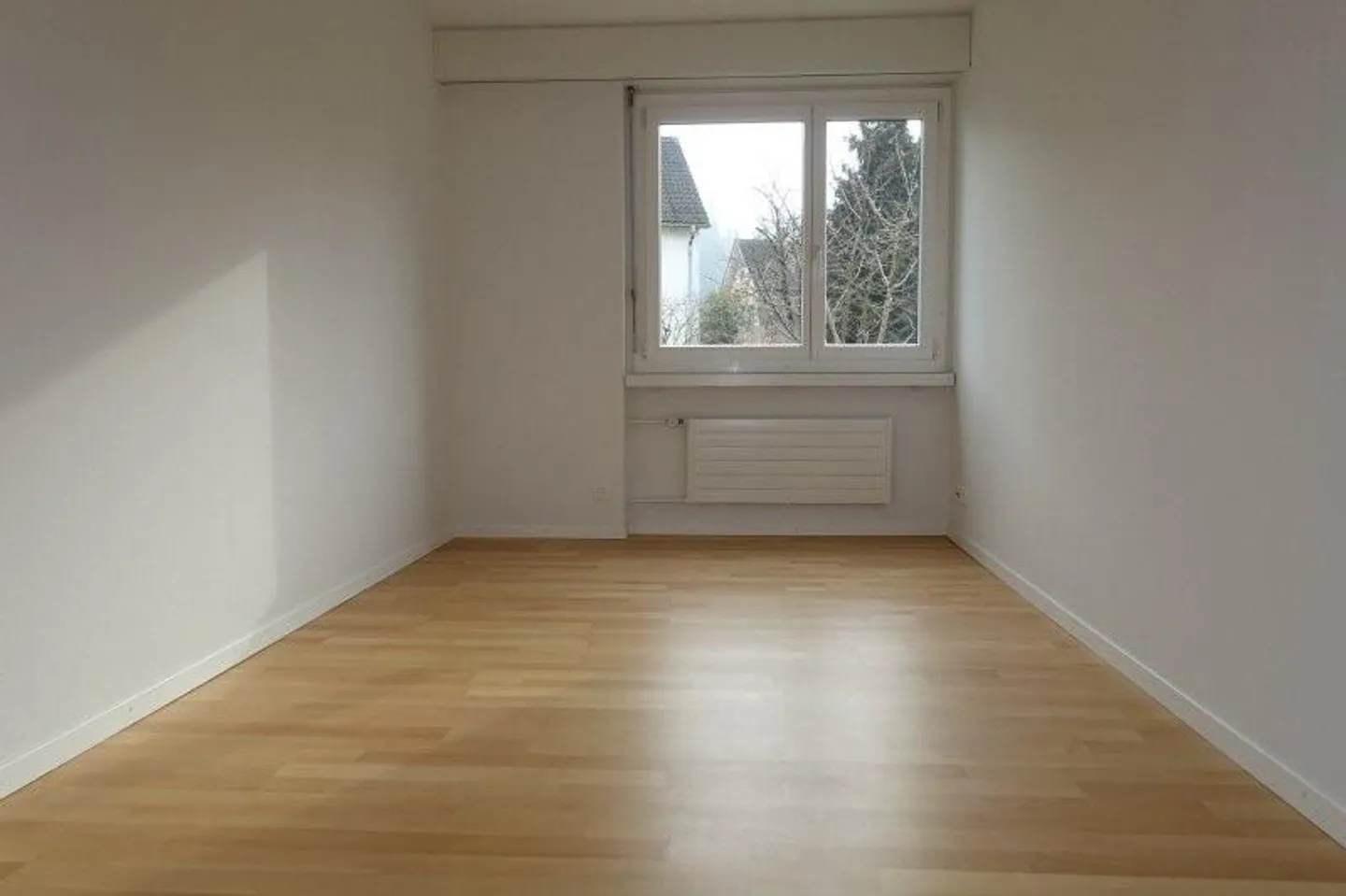 Townhouse with lake view - Photo 2 of 7